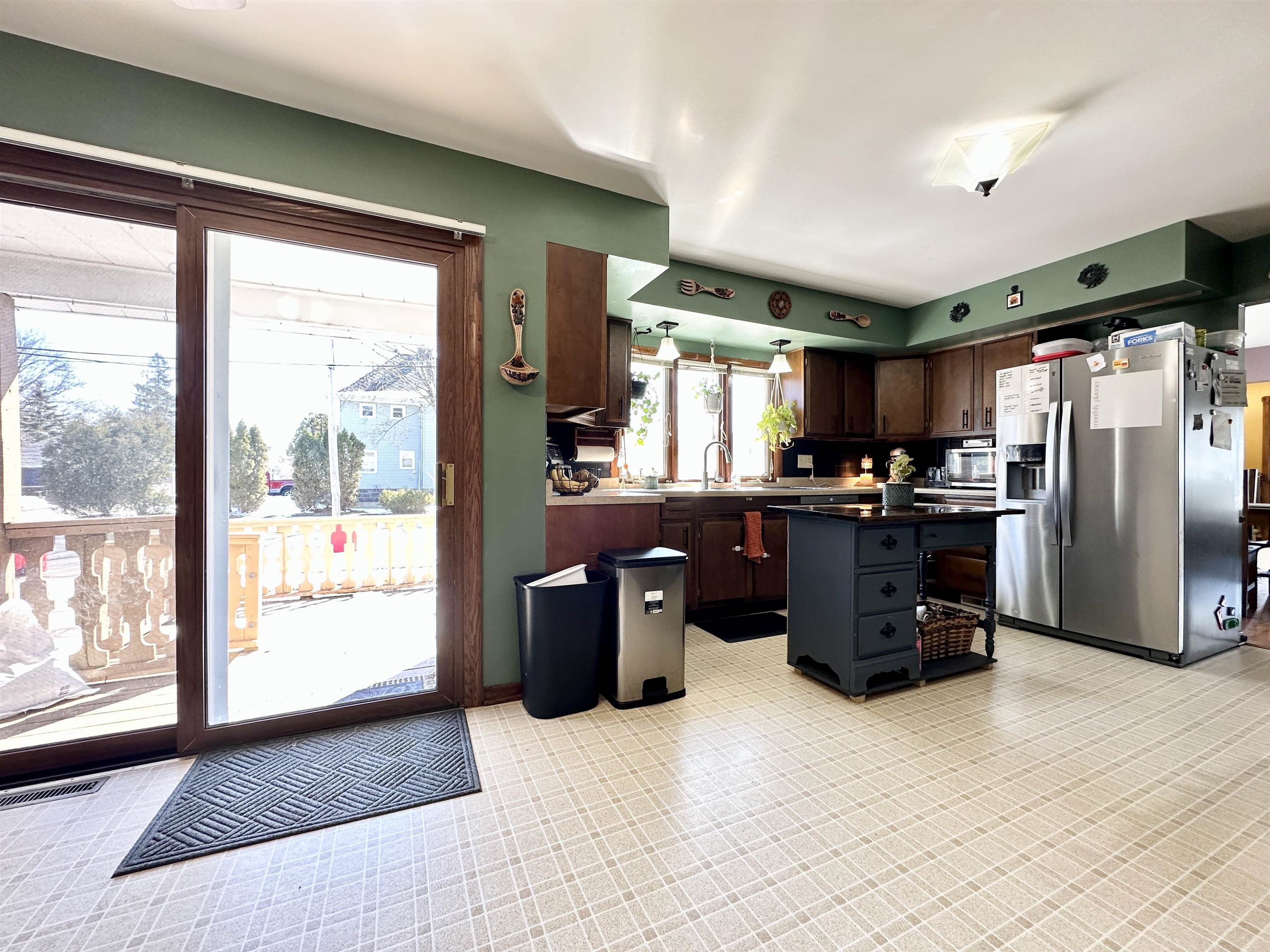 1302 5TH AVENUE, Antigo, Wisconsin 54409, 3 Bedrooms Bedrooms, ,1 BathroomBathrooms,Residential,For Sale,1302 5TH AVENUE,22601336