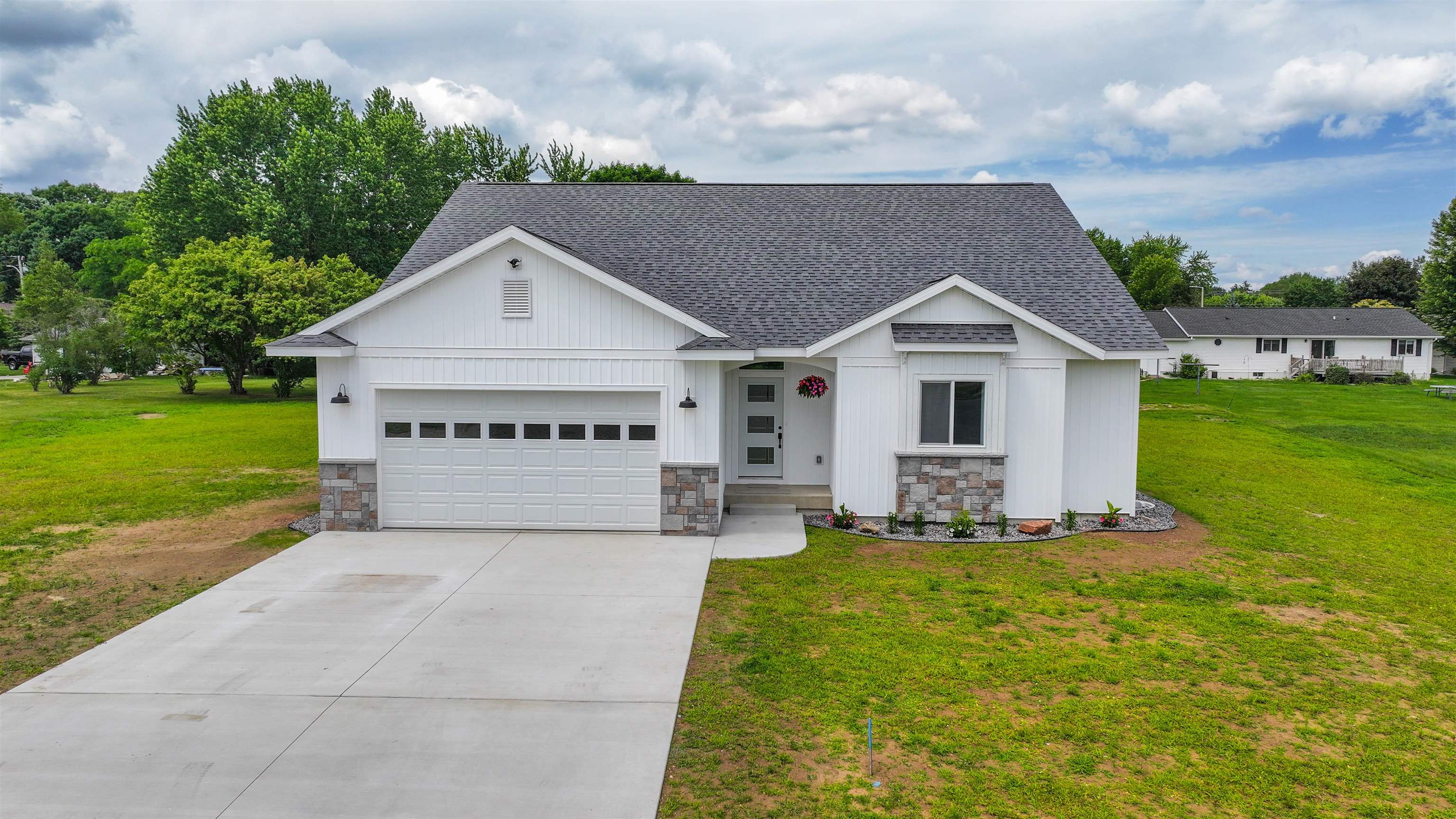 1030 MICHELE COURT, Port Edwards, Wisconsin 54469, 5 Bedrooms Bedrooms, ,3 BathroomsBathrooms,Residential,For Sale,1030 MICHELE COURT,22601343