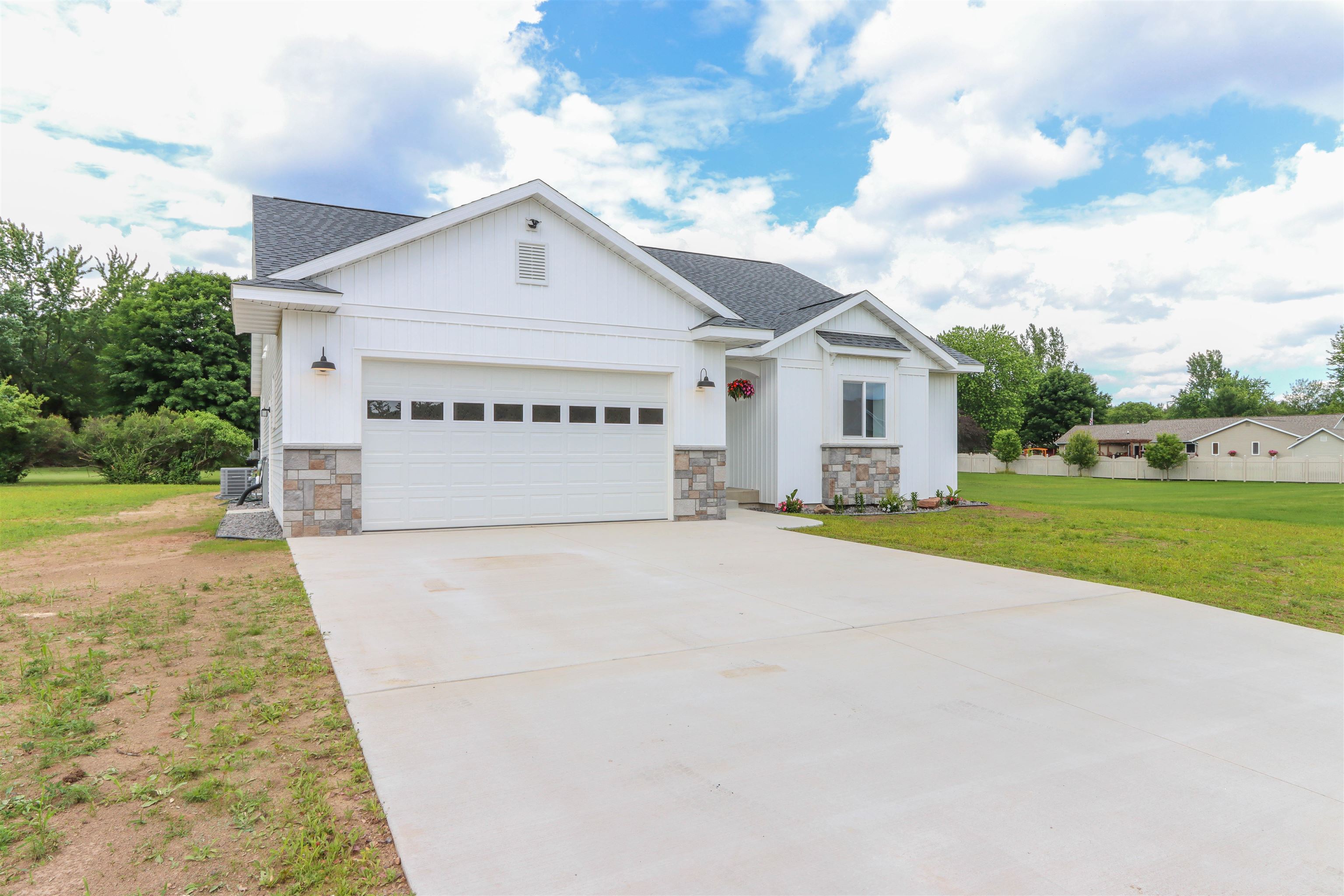 1030 MICHELE COURT, Port Edwards, Wisconsin 54469, 5 Bedrooms Bedrooms, ,3 BathroomsBathrooms,Residential,For Sale,1030 MICHELE COURT,22601343