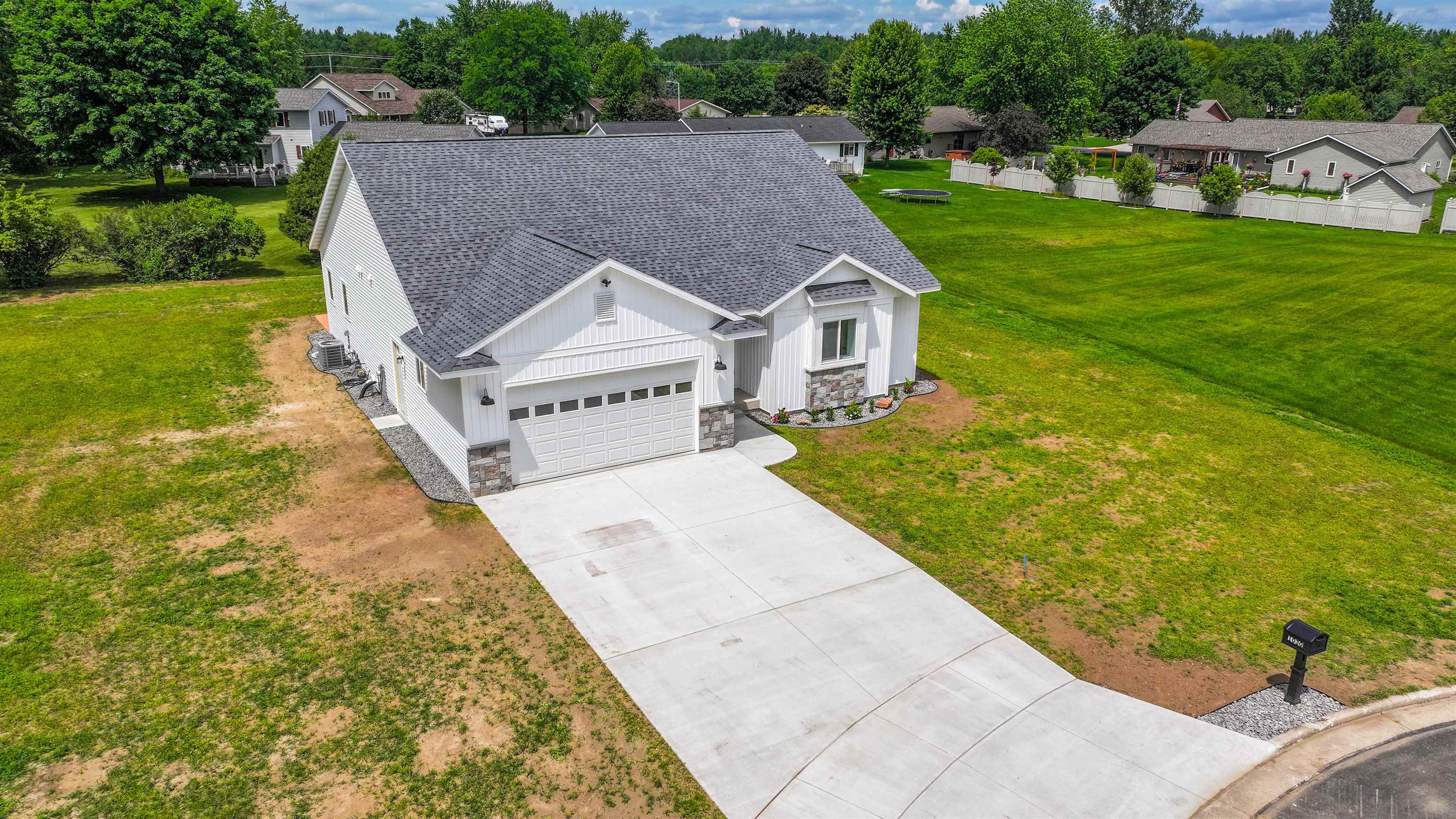 1030 MICHELE COURT, Port Edwards, Wisconsin 54469, 5 Bedrooms Bedrooms, ,3 BathroomsBathrooms,Residential,For Sale,1030 MICHELE COURT,22601343