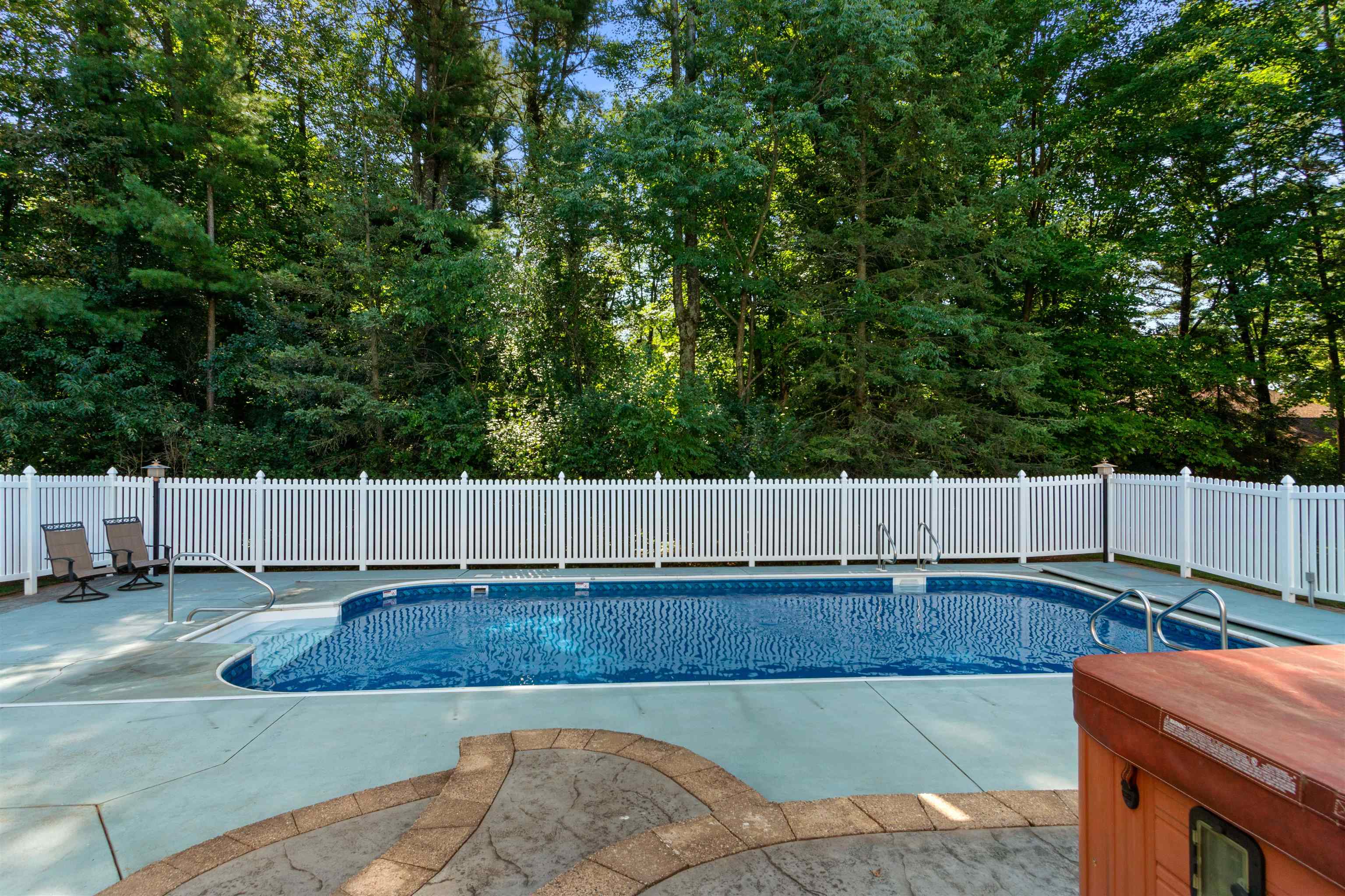 2211 BRIDLE PATH, Wisconsin Rapids, Wisconsin 54494, 5 Bedrooms Bedrooms, ,3 BathroomsBathrooms,Residential,For Sale,2211 BRIDLE PATH,22601344