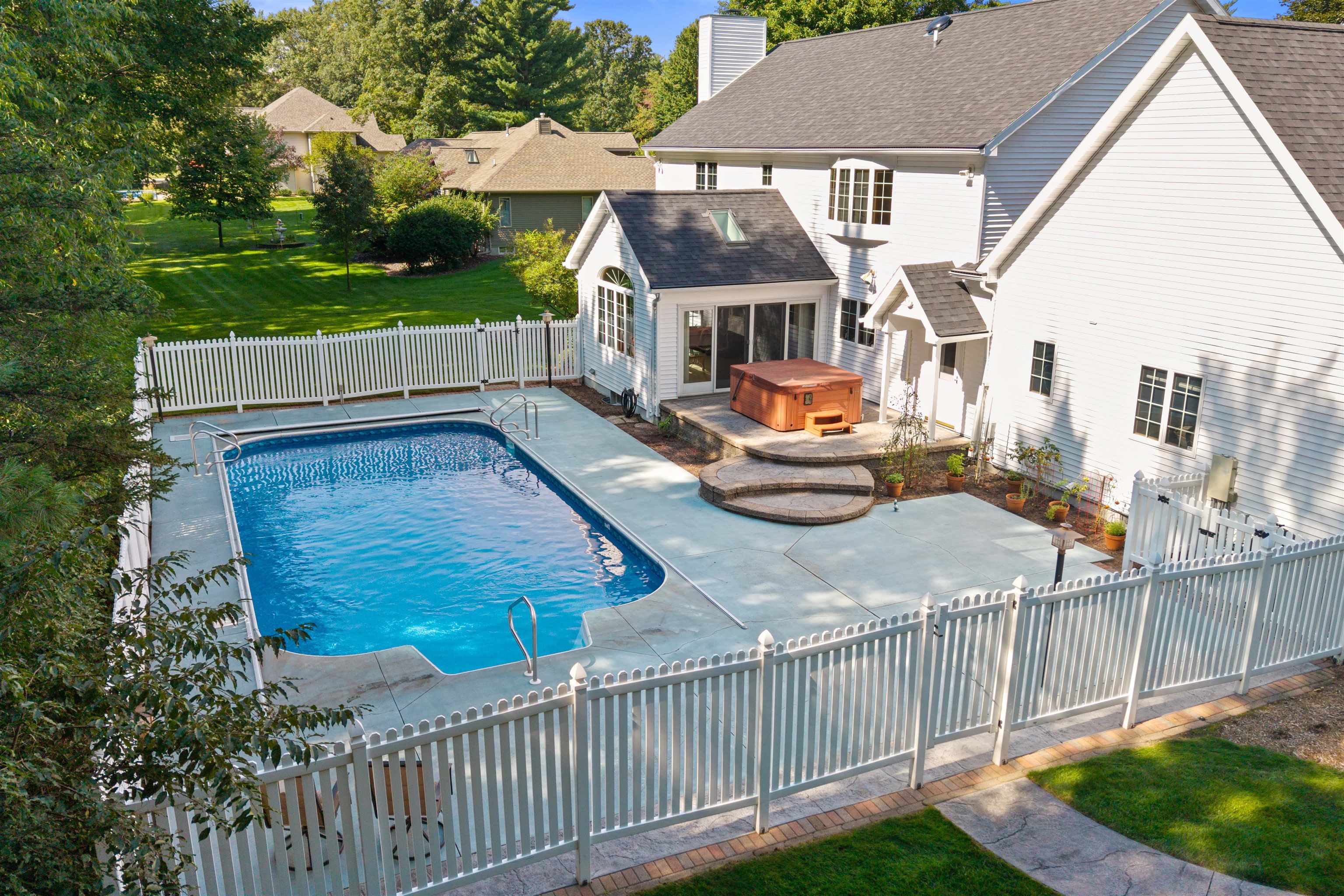 2211 BRIDLE PATH, Wisconsin Rapids, Wisconsin 54494, 5 Bedrooms Bedrooms, ,3 BathroomsBathrooms,Residential,For Sale,2211 BRIDLE PATH,22601344