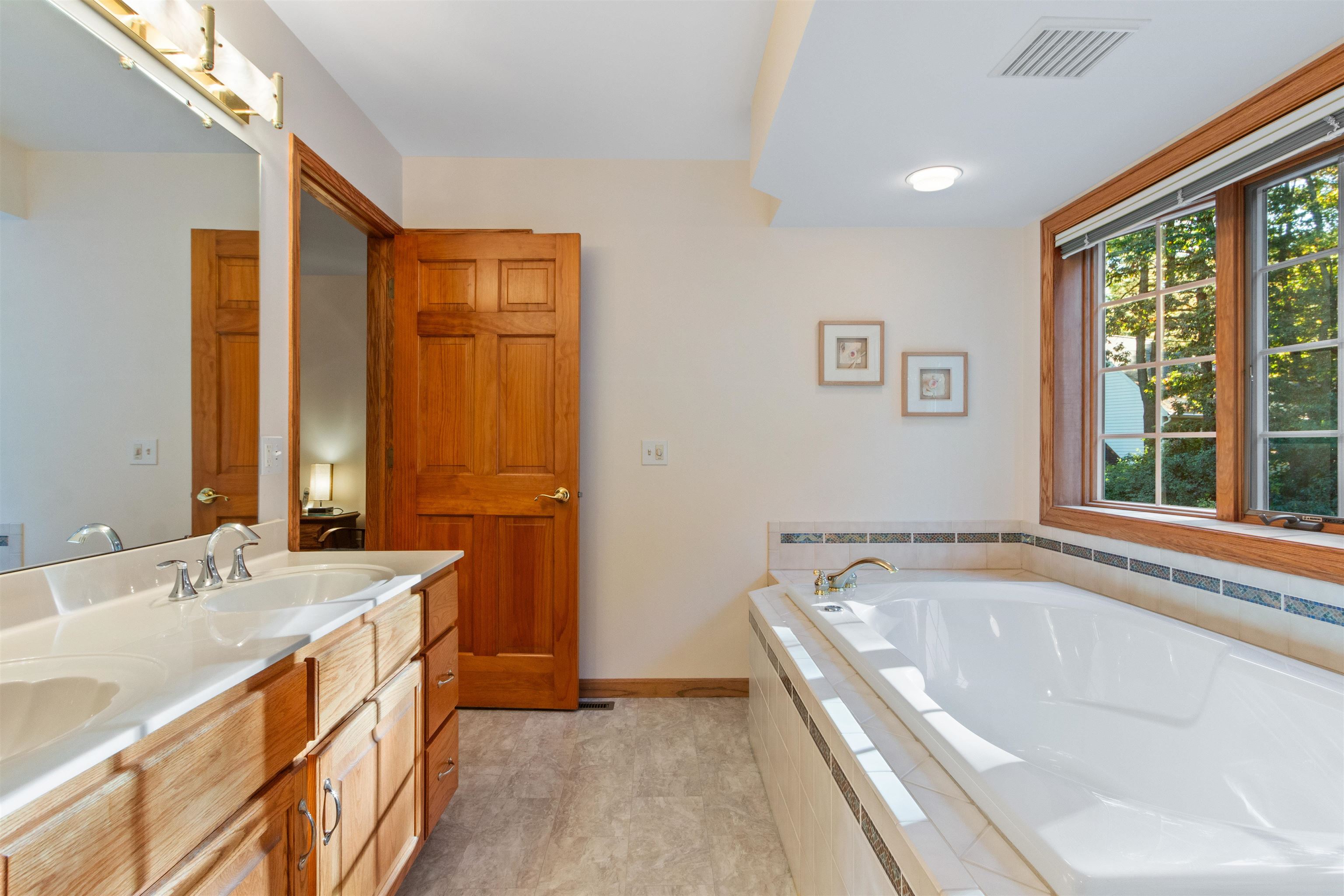 2211 BRIDLE PATH, Wisconsin Rapids, Wisconsin 54494, 5 Bedrooms Bedrooms, ,3 BathroomsBathrooms,Residential,For Sale,2211 BRIDLE PATH,22601344