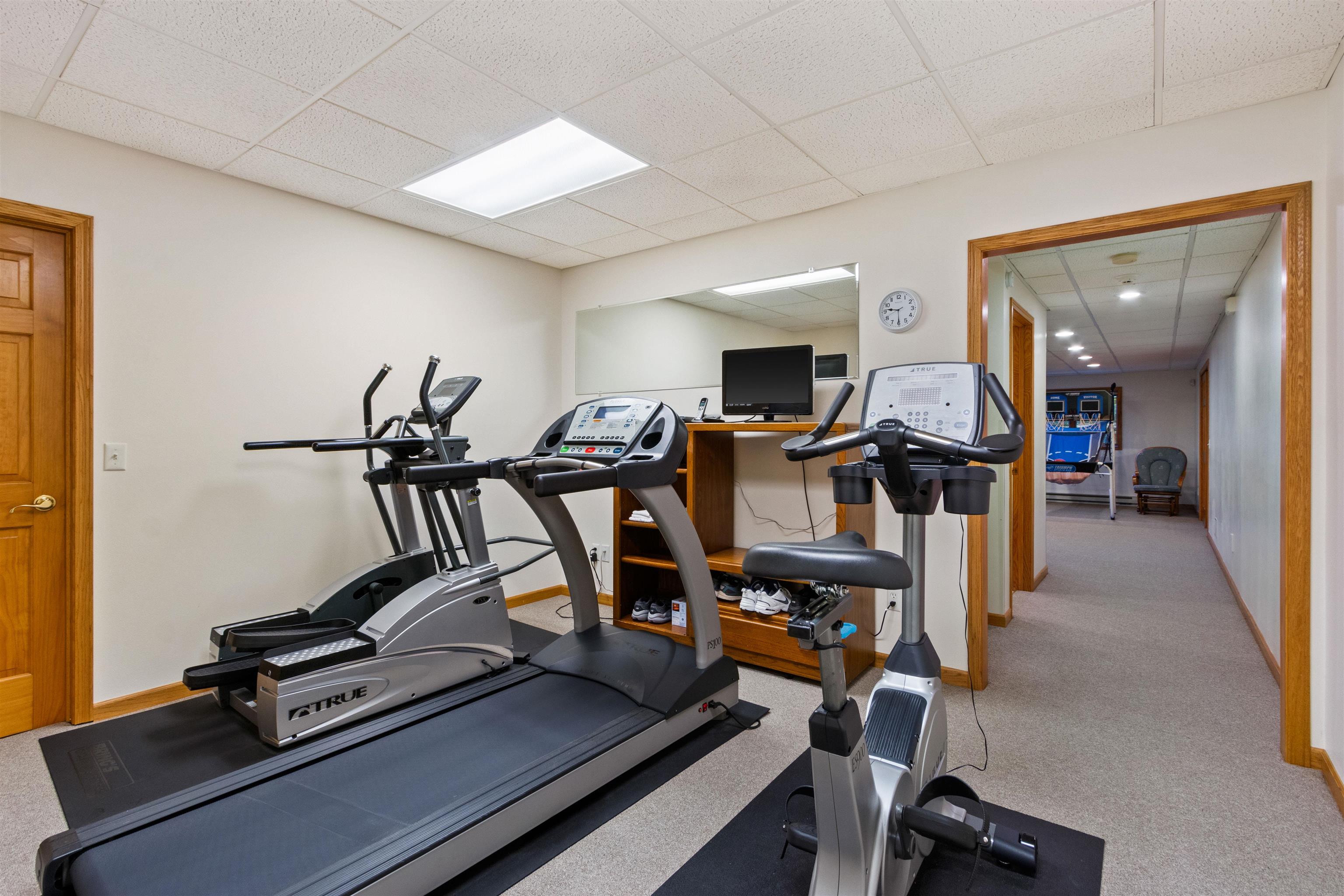 2211 BRIDLE PATH, Wisconsin Rapids, Wisconsin 54494, 5 Bedrooms Bedrooms, ,3 BathroomsBathrooms,Residential,For Sale,2211 BRIDLE PATH,22601344