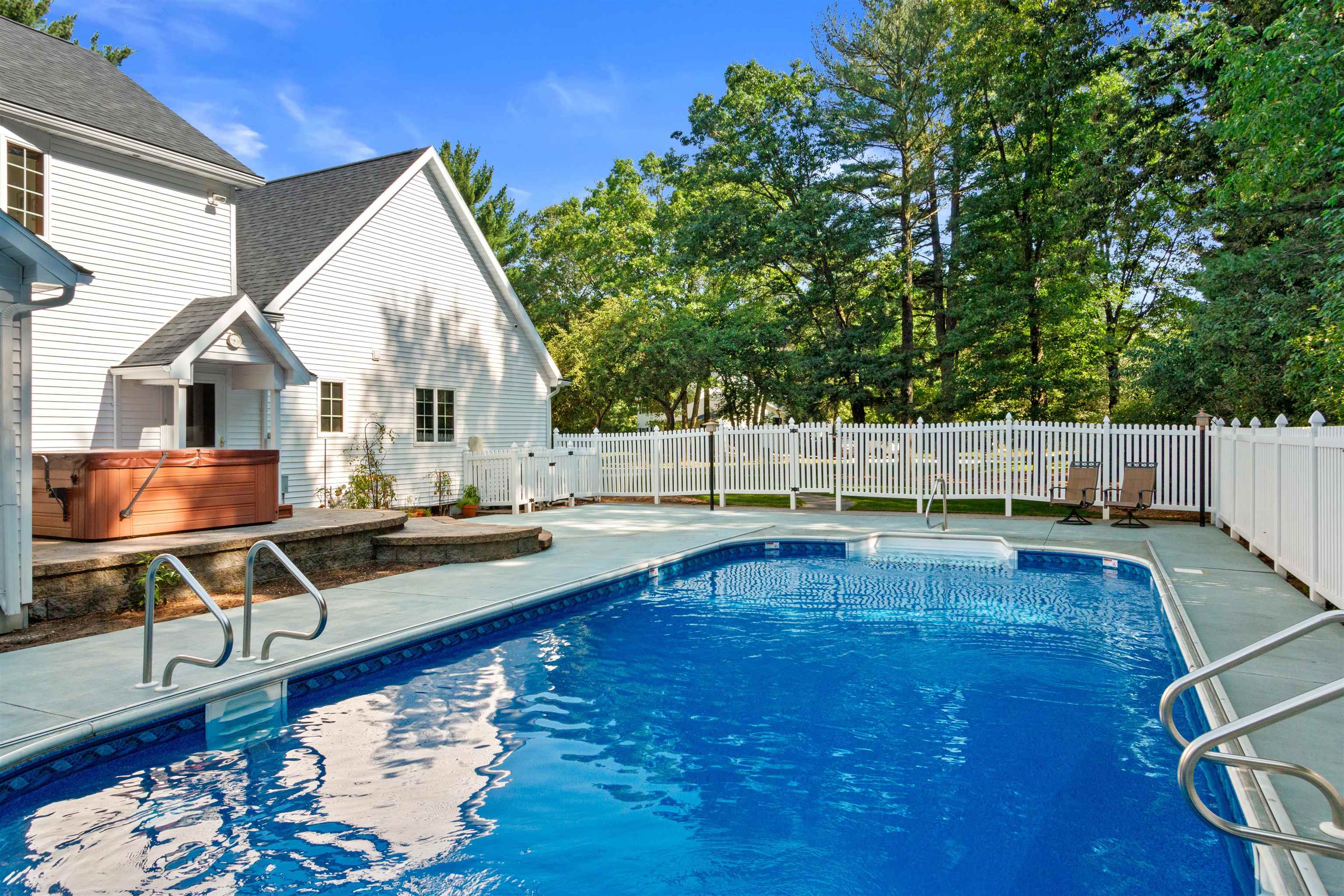 2211 BRIDLE PATH, Wisconsin Rapids, Wisconsin 54494, 5 Bedrooms Bedrooms, ,3 BathroomsBathrooms,Residential,For Sale,2211 BRIDLE PATH,22601344