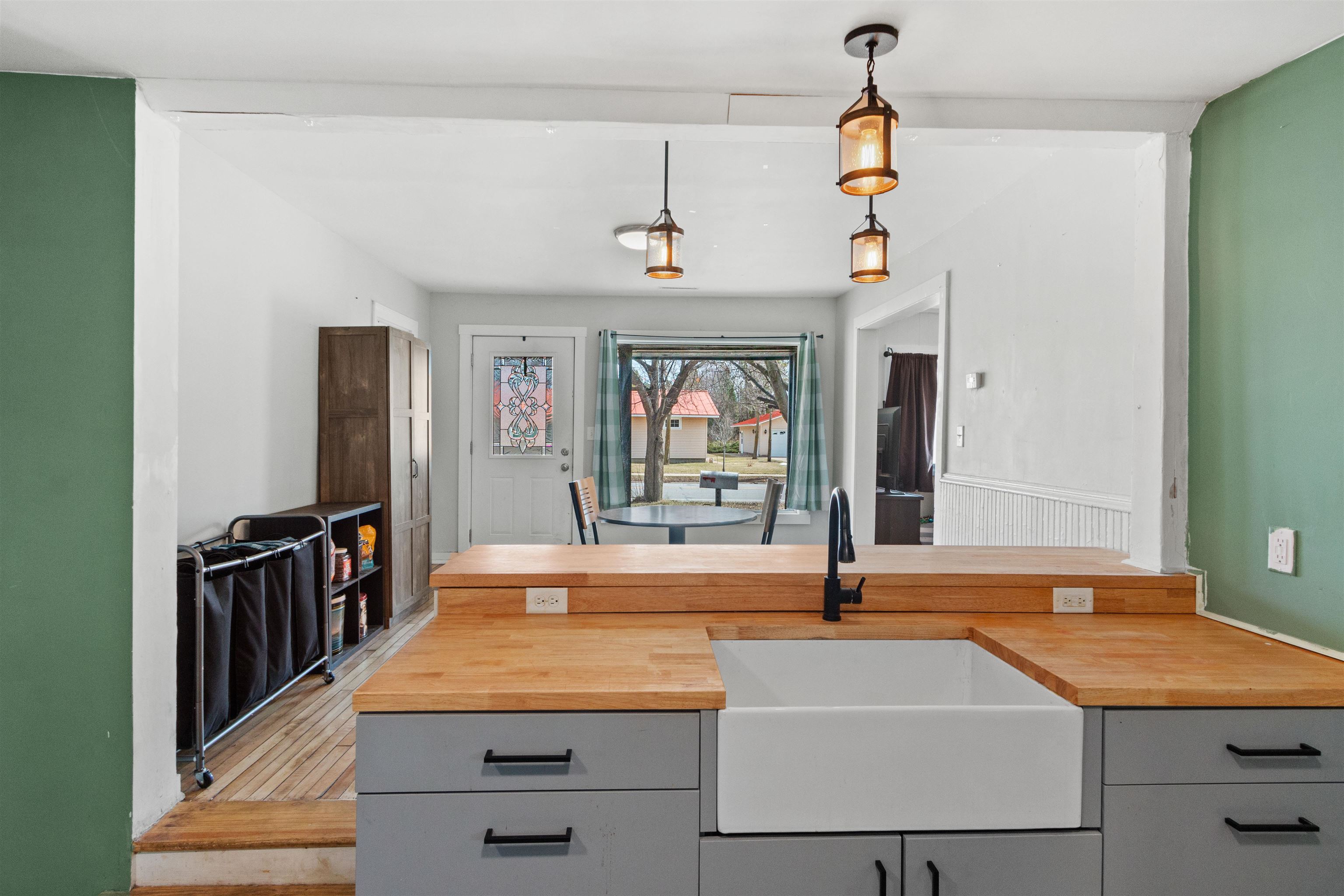 2016 MICHIGAN AVENUE, Stevens Point, Wisconsin 54481, 2 Bedrooms Bedrooms, ,1 BathroomBathrooms,Residential,For Sale,2016 MICHIGAN AVENUE,22601345