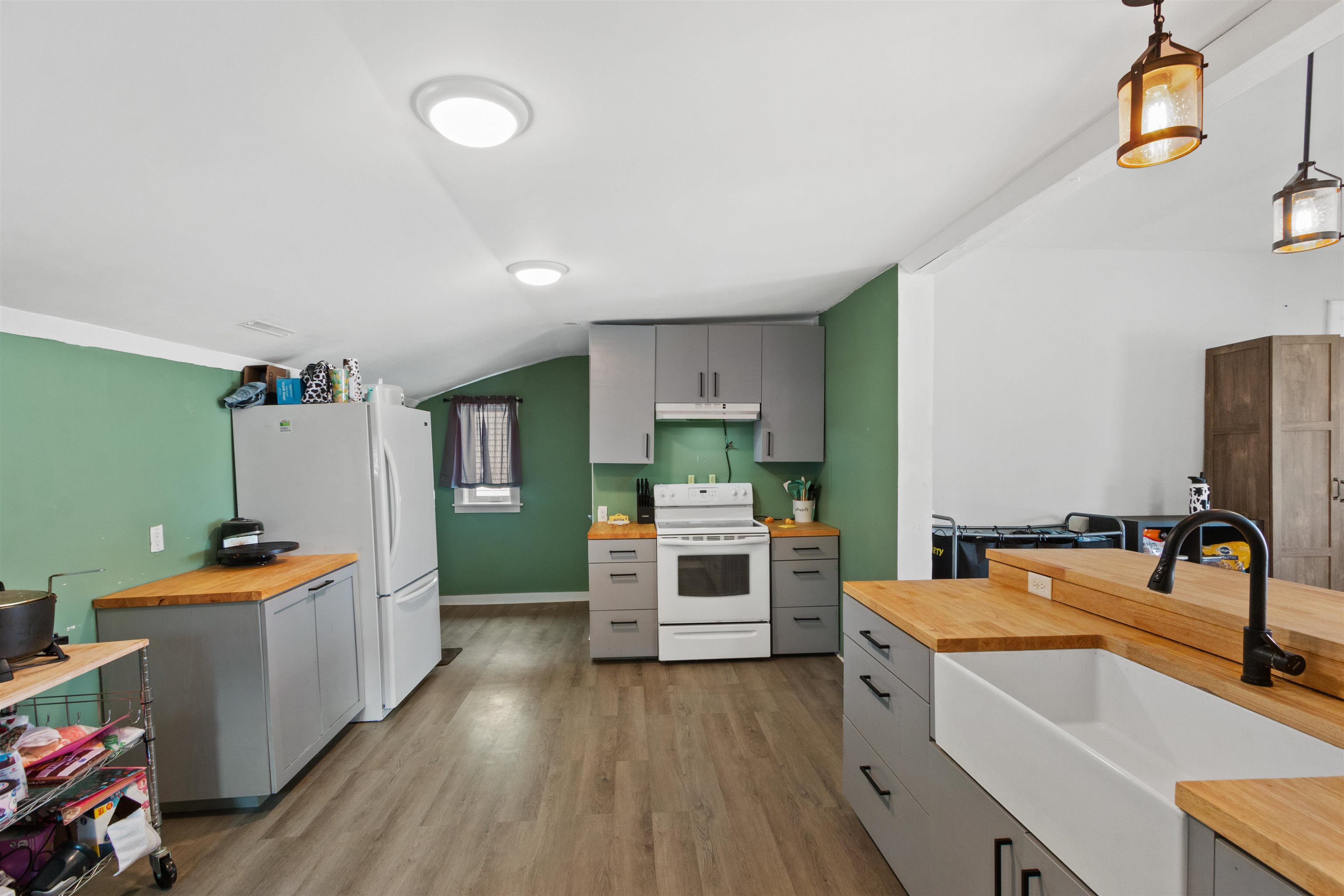 2016 MICHIGAN AVENUE, Stevens Point, Wisconsin 54481, 2 Bedrooms Bedrooms, ,1 BathroomBathrooms,Residential,For Sale,2016 MICHIGAN AVENUE,22601345