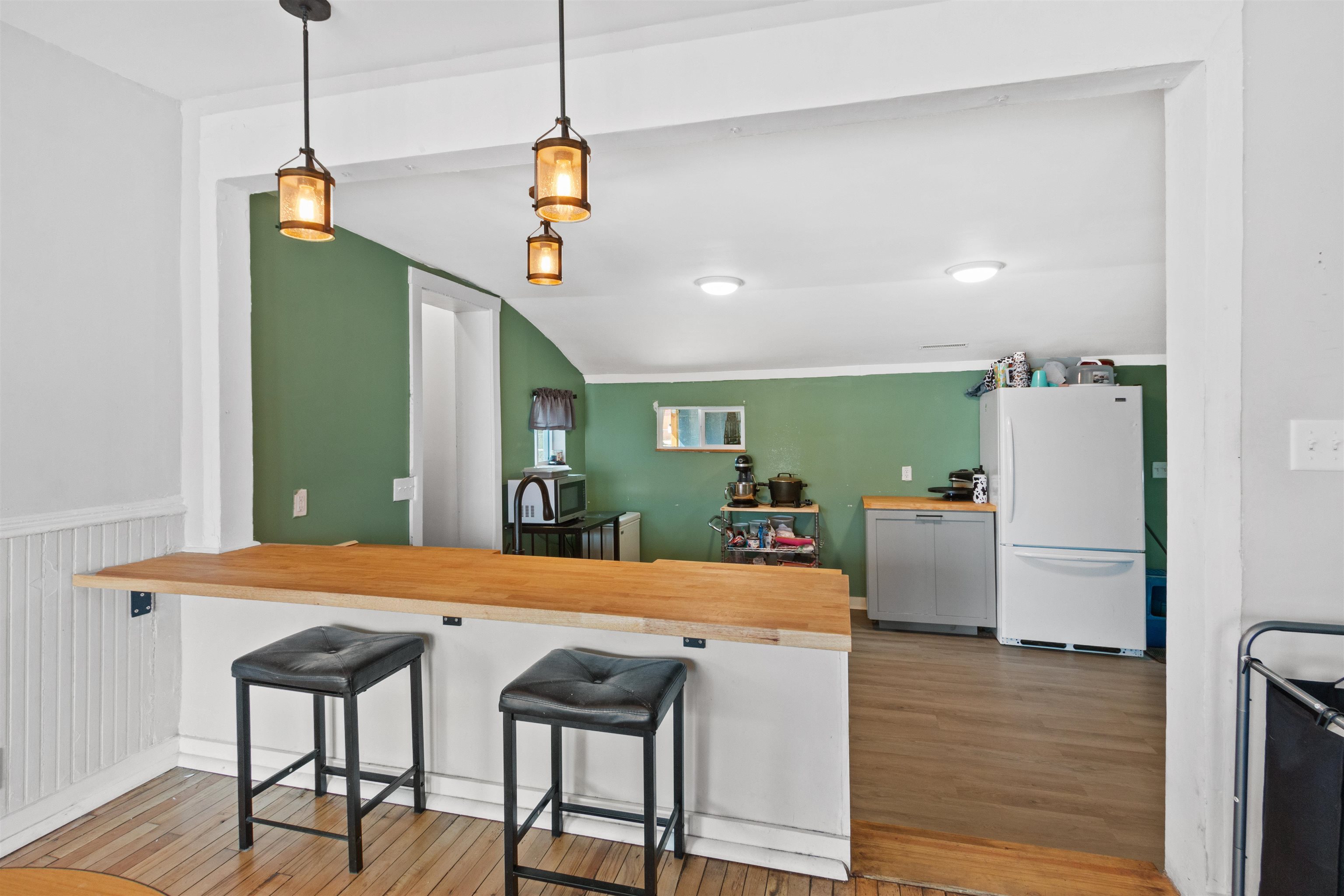 2016 MICHIGAN AVENUE, Stevens Point, Wisconsin 54481, 2 Bedrooms Bedrooms, ,1 BathroomBathrooms,Residential,For Sale,2016 MICHIGAN AVENUE,22601345