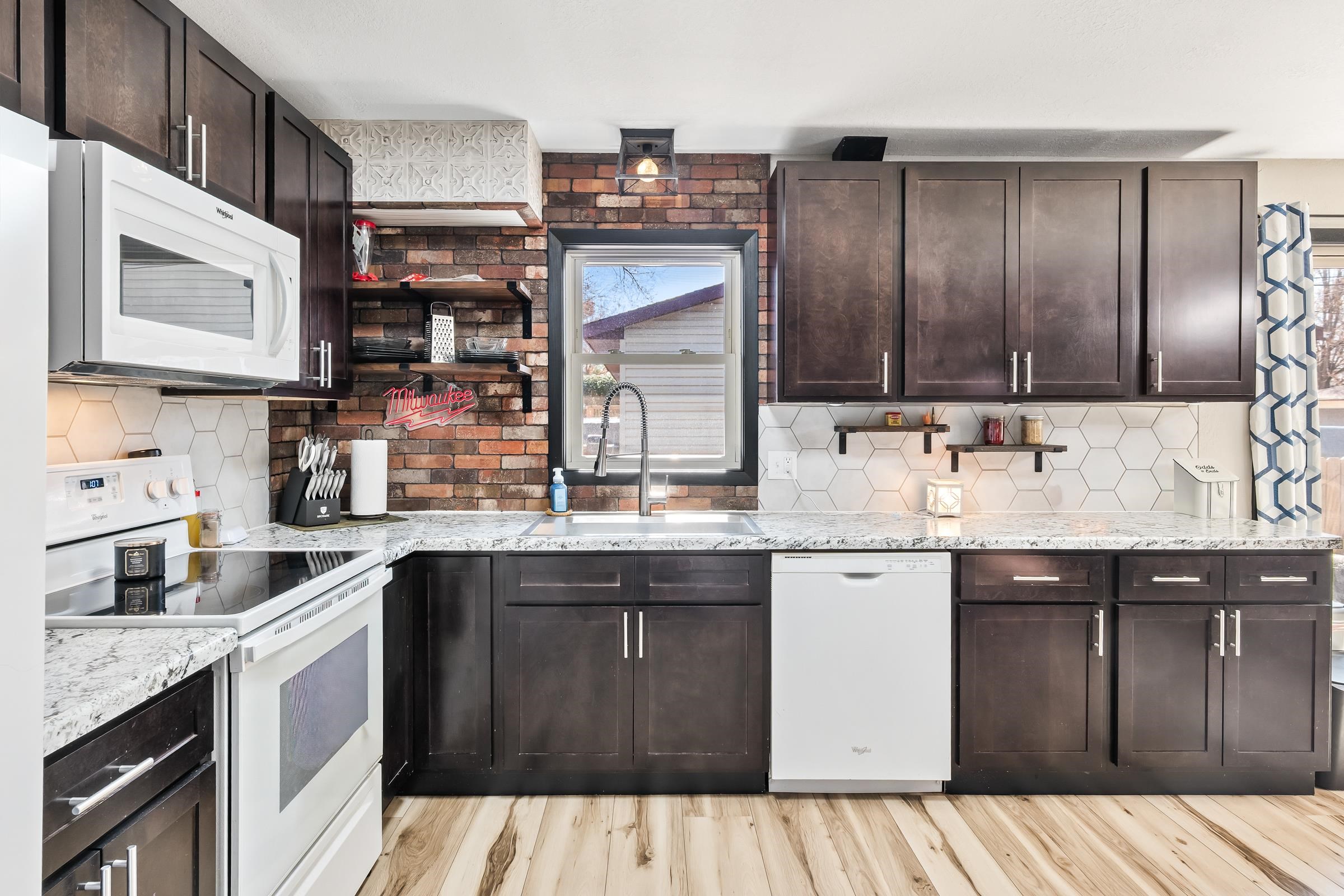 1110/1112 GOODNOW AVENUE, Wisconsin Rapids, Wisconsin 54494, 2 Bedrooms Bedrooms, 5 Rooms Rooms,1 BathroomBathrooms,Multi-family,For Sale,1110/1112 GOODNOW AVENUE,22601347