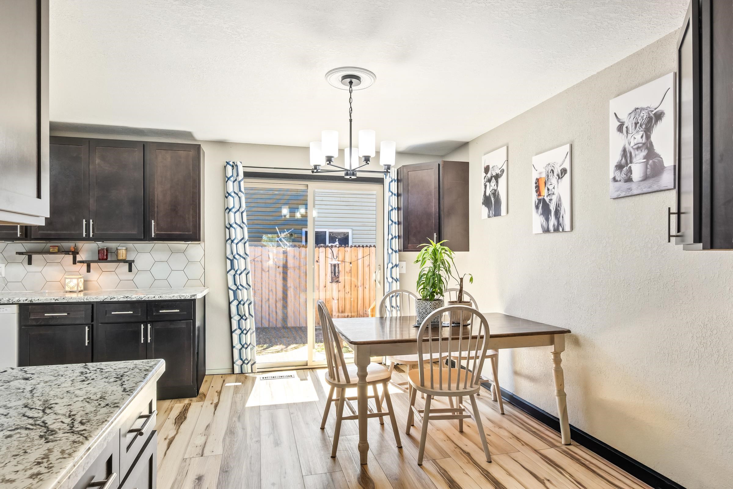 1110/1112 GOODNOW AVENUE, Wisconsin Rapids, Wisconsin 54494, 2 Bedrooms Bedrooms, 5 Rooms Rooms,1 BathroomBathrooms,Multi-family,For Sale,1110/1112 GOODNOW AVENUE,22601347