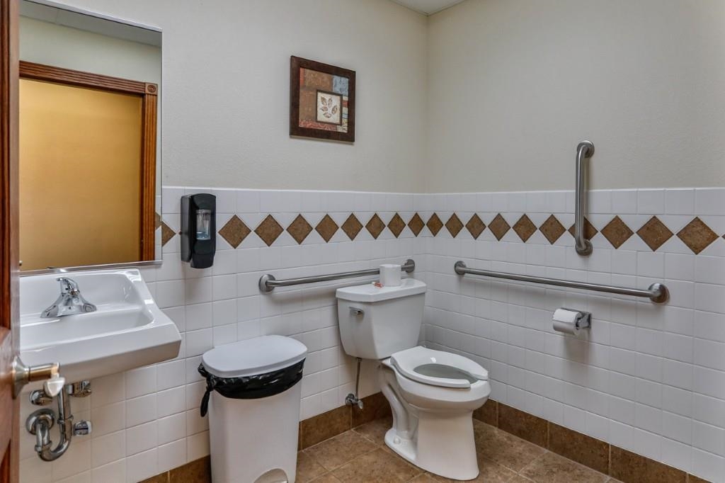 219 ROSS AVENUE, Schofield, Wisconsin 54476, ,Commercial/industrial,For Rent,219 ROSS AVENUE,22601348