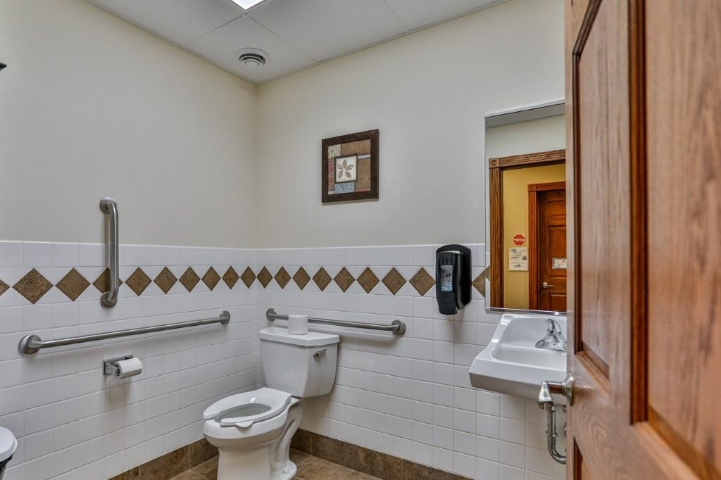 219 ROSS AVENUE, Schofield, Wisconsin 54476, ,Commercial/industrial,For Rent,219 ROSS AVENUE,22601350