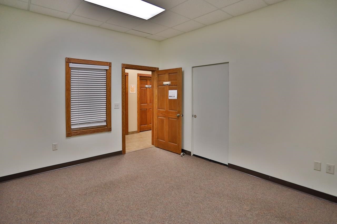 219 ROSS AVENUE, Schofield, Wisconsin 54476, ,Commercial/industrial,For Rent,219 ROSS AVENUE,22601352