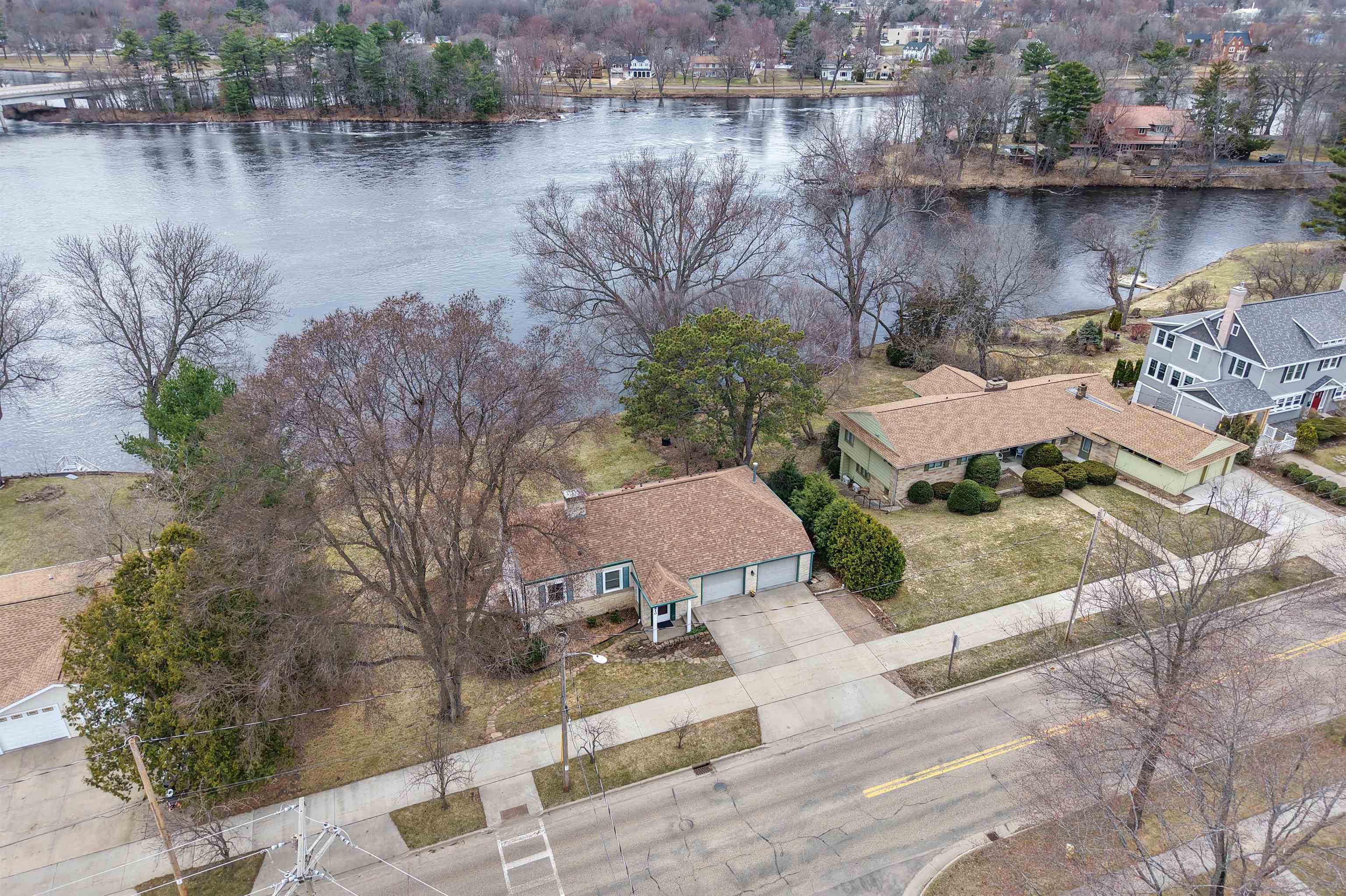 810 3RD STREET SOUTH, Wisconsin Rapids, Wisconsin 54494, 3 Bedrooms Bedrooms, ,3 BathroomsBathrooms,Residential,For Sale,810 3RD STREET SOUTH,22601363