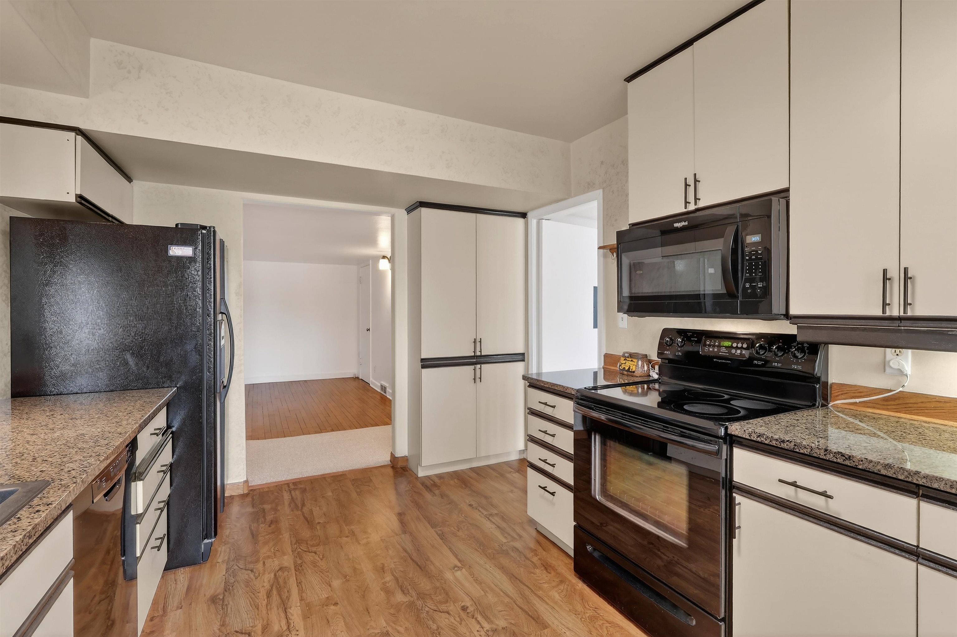 810 3RD STREET SOUTH, Wisconsin Rapids, Wisconsin 54494, 3 Bedrooms Bedrooms, ,3 BathroomsBathrooms,Residential,For Sale,810 3RD STREET SOUTH,22601363