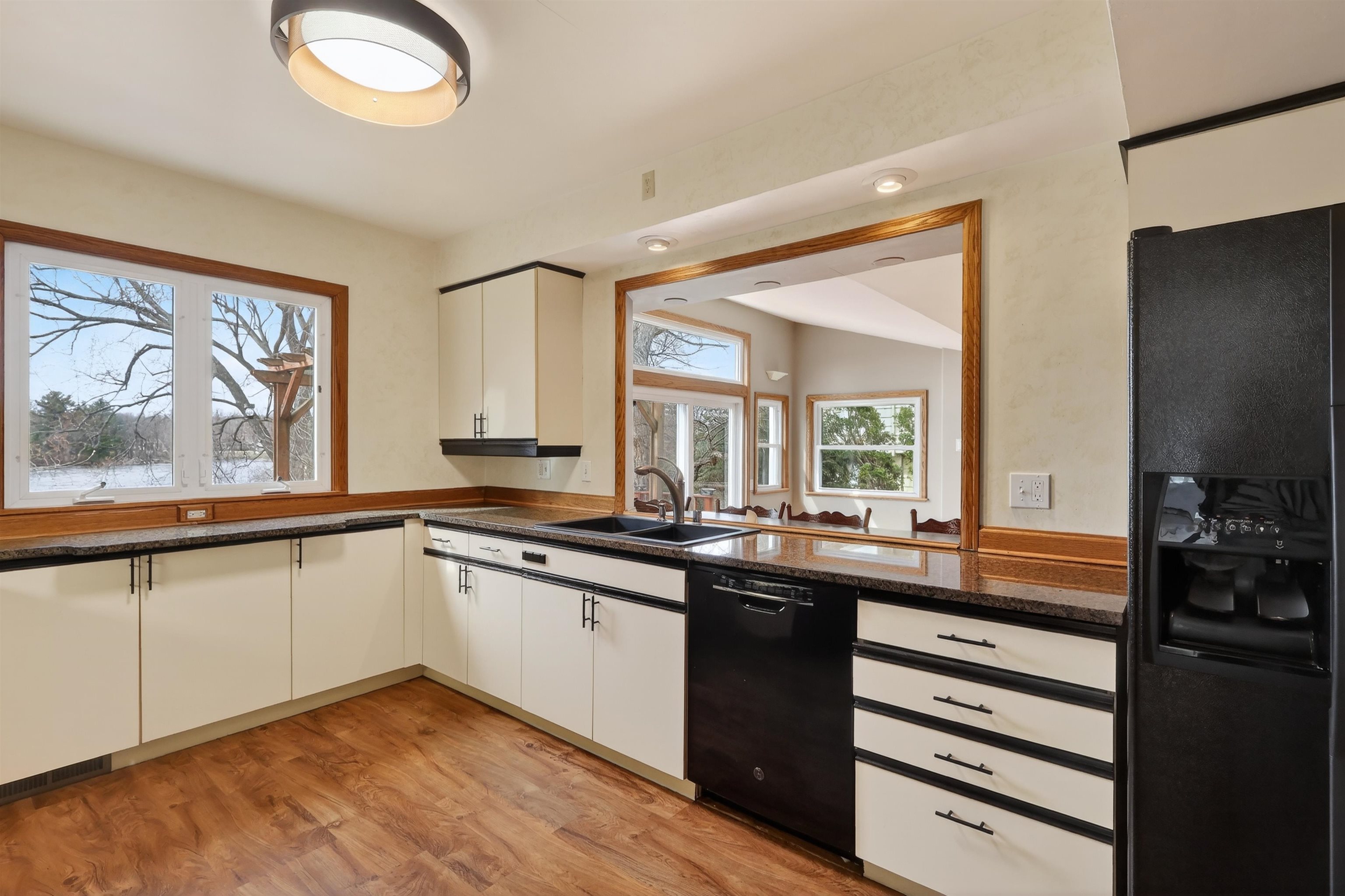 810 3RD STREET SOUTH, Wisconsin Rapids, Wisconsin 54494, 3 Bedrooms Bedrooms, ,3 BathroomsBathrooms,Residential,For Sale,810 3RD STREET SOUTH,22601363