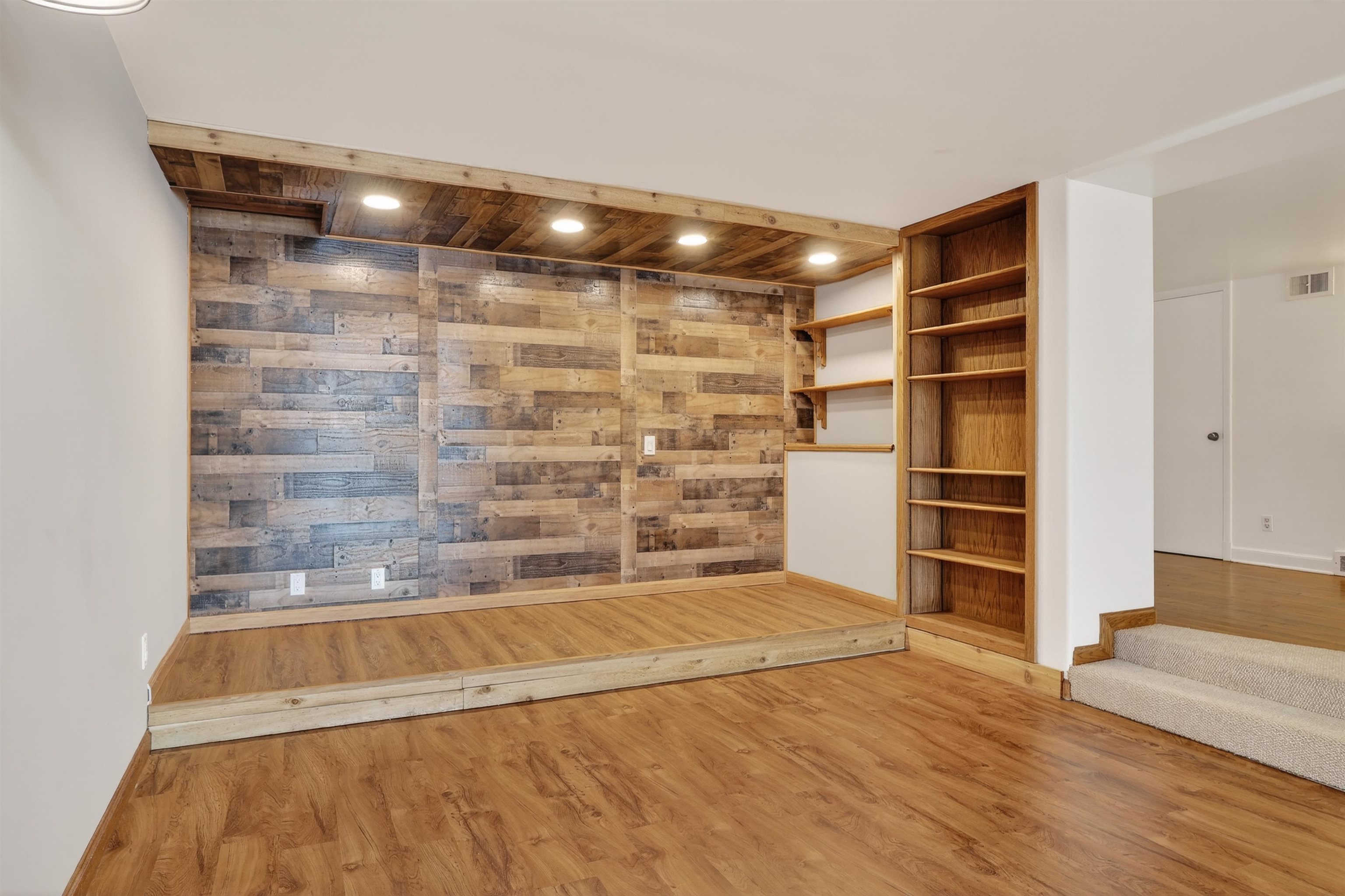 810 3RD STREET SOUTH, Wisconsin Rapids, Wisconsin 54494, 3 Bedrooms Bedrooms, ,3 BathroomsBathrooms,Residential,For Sale,810 3RD STREET SOUTH,22601363