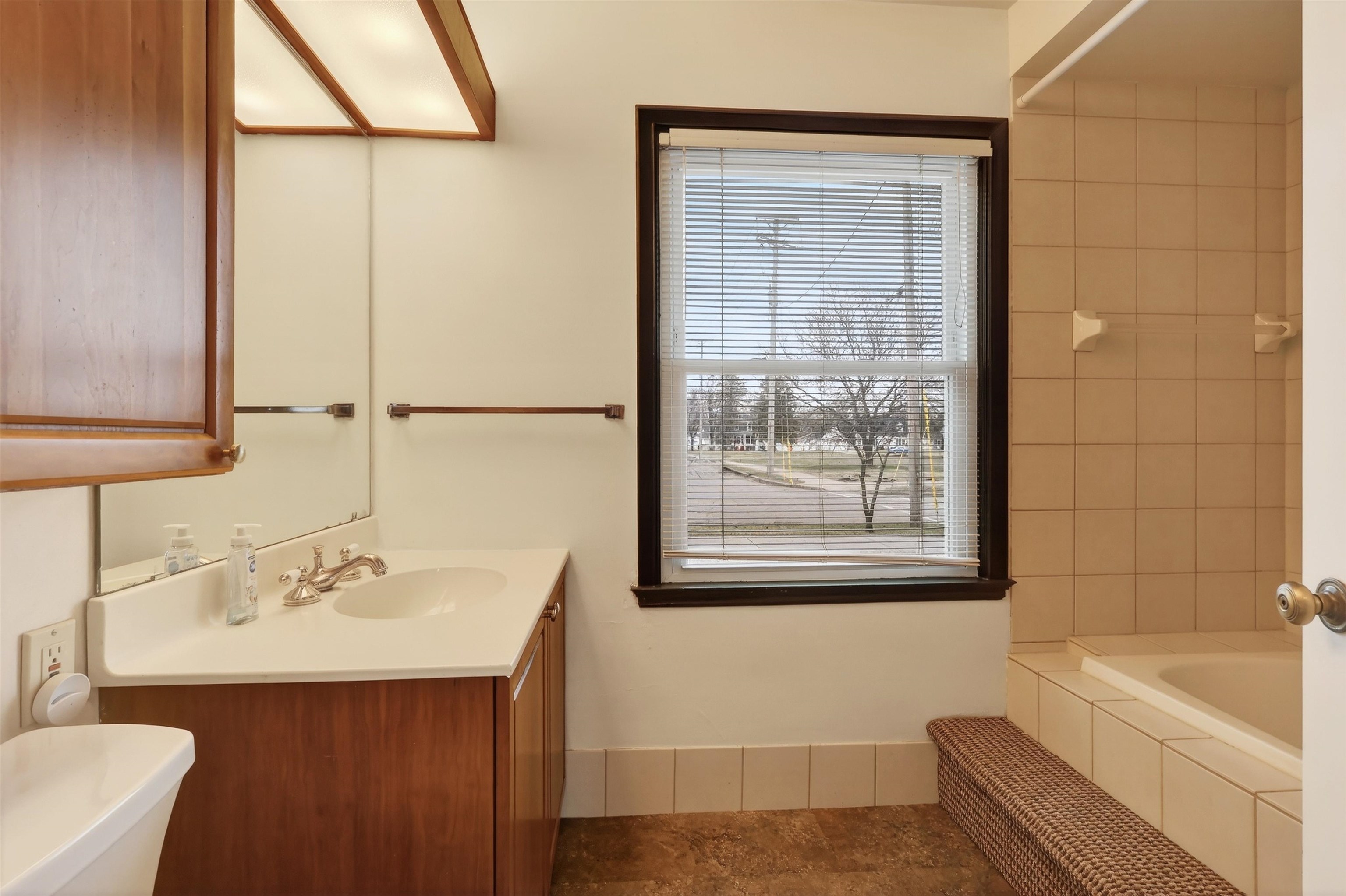 810 3RD STREET SOUTH, Wisconsin Rapids, Wisconsin 54494, 3 Bedrooms Bedrooms, ,3 BathroomsBathrooms,Residential,For Sale,810 3RD STREET SOUTH,22601363