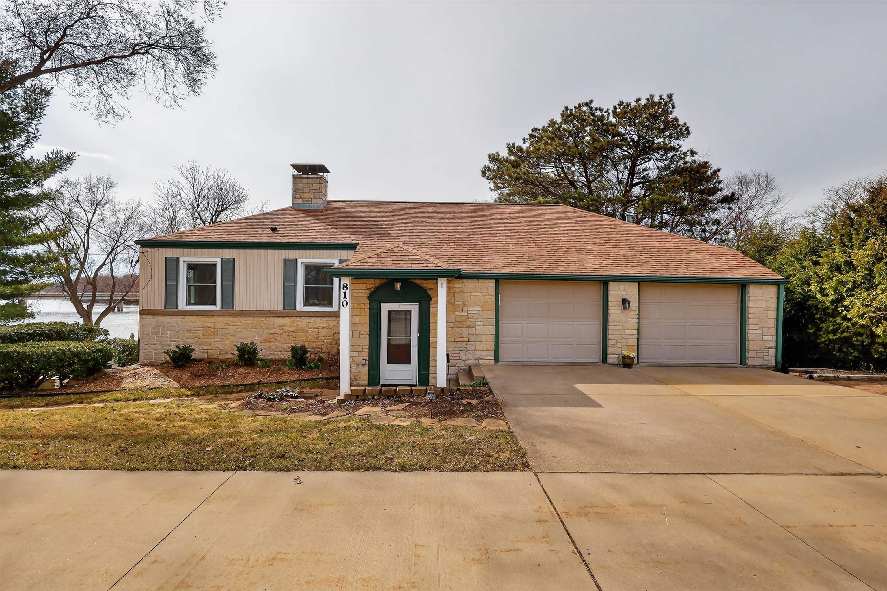 810 3RD STREET SOUTH, Wisconsin Rapids, Wisconsin 54494, 3 Bedrooms Bedrooms, ,3 BathroomsBathrooms,Residential,For Sale,810 3RD STREET SOUTH,22601363