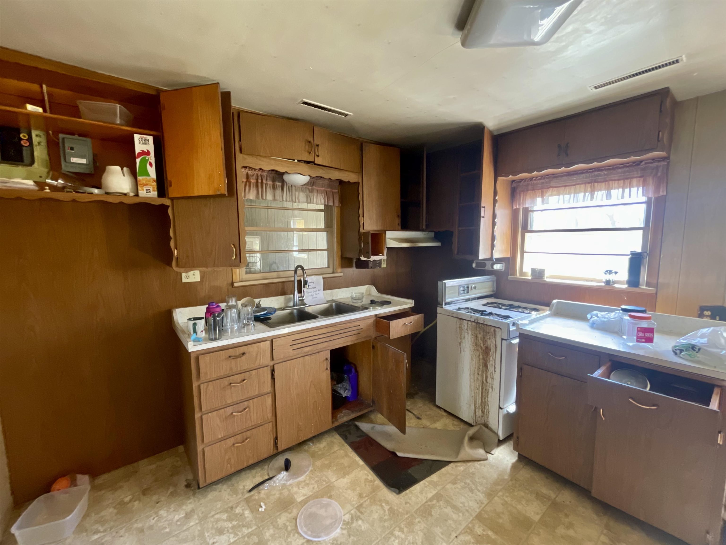 W9253 US HIGHWAY 8, Catawba, Wisconsin 54515, 3 Bedrooms Bedrooms, ,1 BathroomBathrooms,Residential,For Sale,W9253 US HIGHWAY 8,22601364