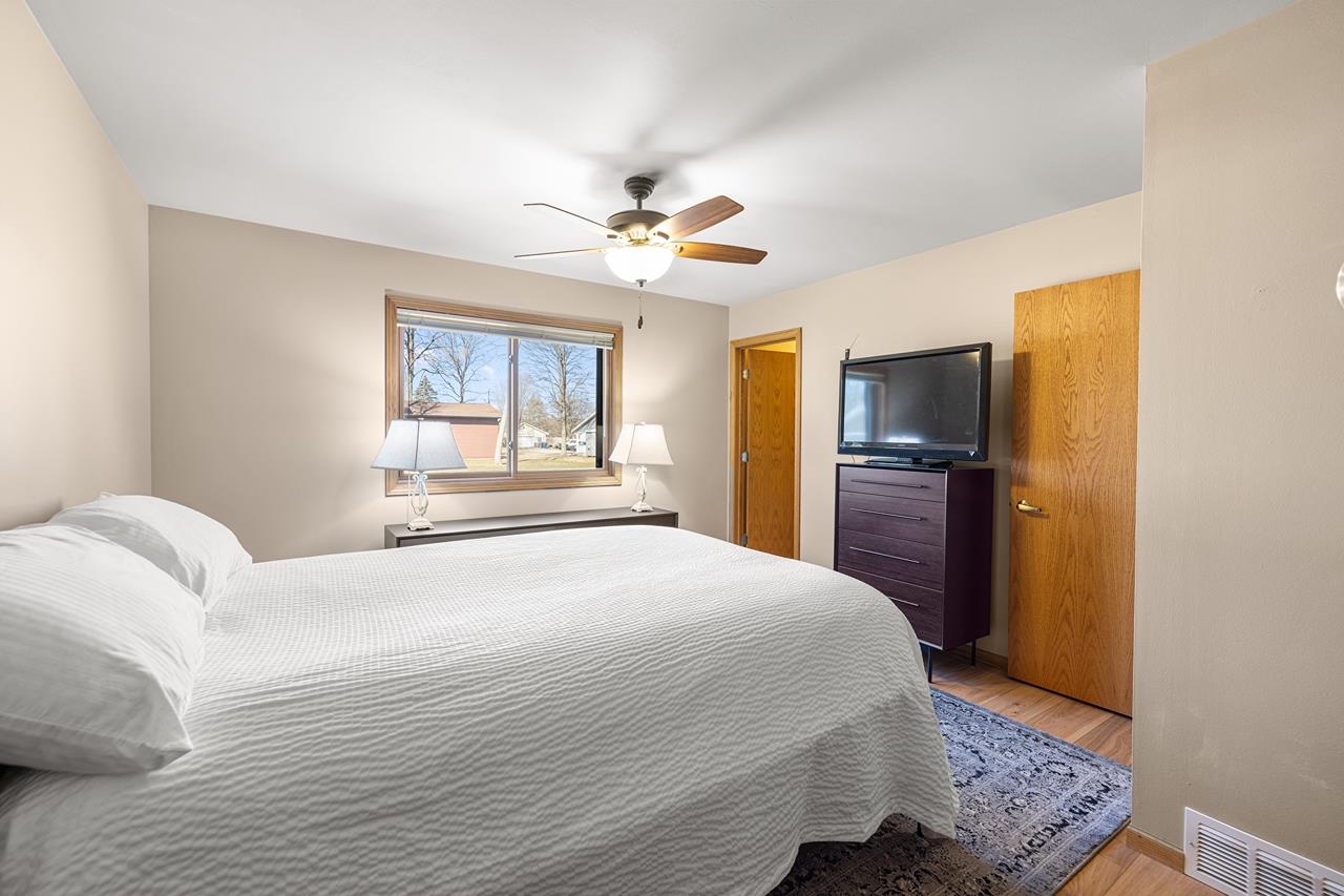 227946 LANNER AVENUE, Wausau, Wisconsin 54401, 3 Bedrooms Bedrooms, ,2 BathroomsBathrooms,Residential,For Sale,227946 LANNER AVENUE,22601367