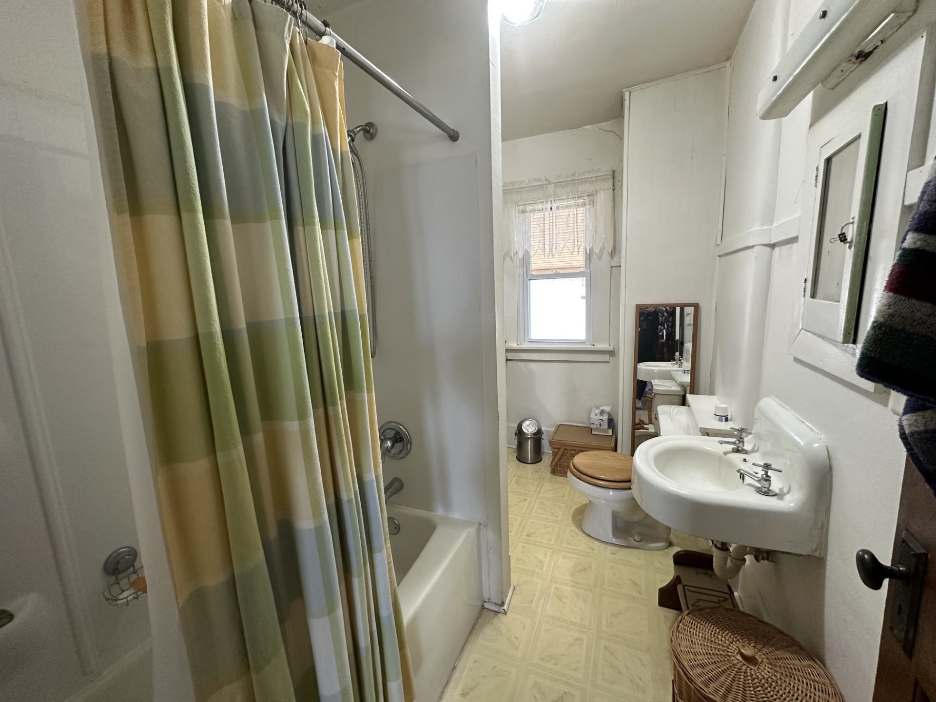 304 E 10TH STREET, Marshfield, Wisconsin 54449, 4 Bedrooms Bedrooms, ,1 BathroomBathrooms,Multi-family,For Sale,304 E 10TH STREET,22601369