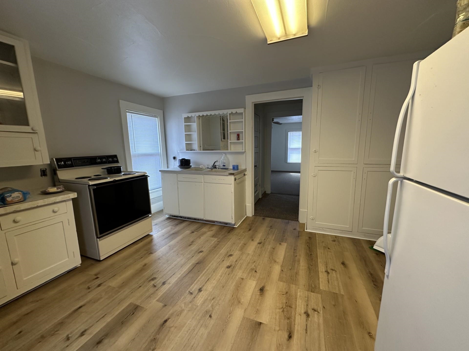 709 E 2ND STREET, Marshfield, Wisconsin 54449, 2 Bedrooms Bedrooms, 6 Rooms Rooms,1 BathroomBathrooms,Multi-family,For Sale,709 E 2ND STREET,22601370