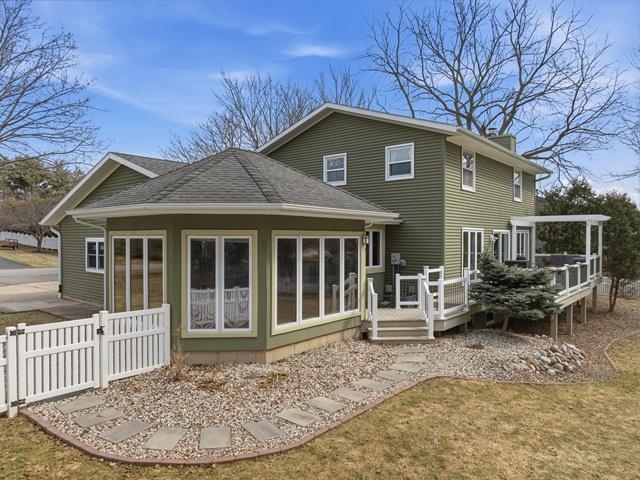 1012 W CHAPEL STREET, Marshfield, Wisconsin 54449, 4 Bedrooms Bedrooms, ,2 BathroomsBathrooms,Residential,For Sale,1012 W CHAPEL STREET,22601377
