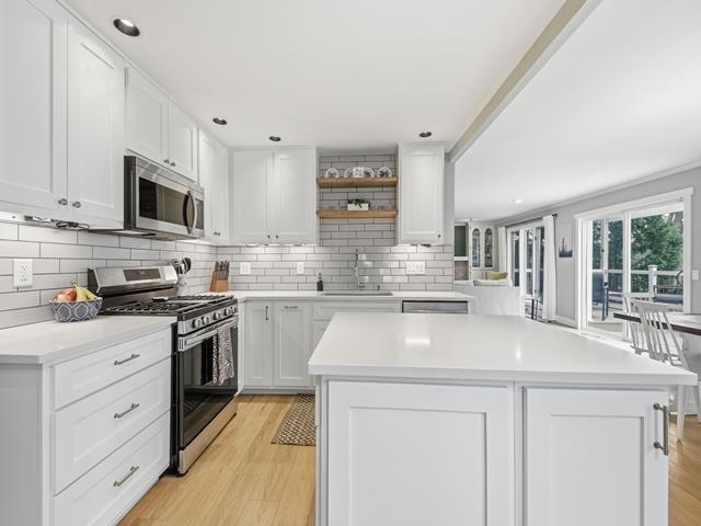 1012 W CHAPEL STREET, Marshfield, Wisconsin 54449, 4 Bedrooms Bedrooms, ,2 BathroomsBathrooms,Residential,For Sale,1012 W CHAPEL STREET,22601377