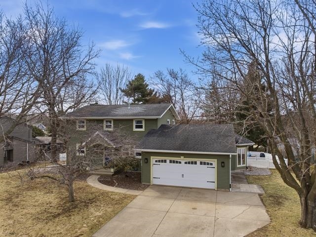 1012 W CHAPEL STREET, Marshfield, Wisconsin 54449, 4 Bedrooms Bedrooms, ,2 BathroomsBathrooms,Residential,For Sale,1012 W CHAPEL STREET,22601377