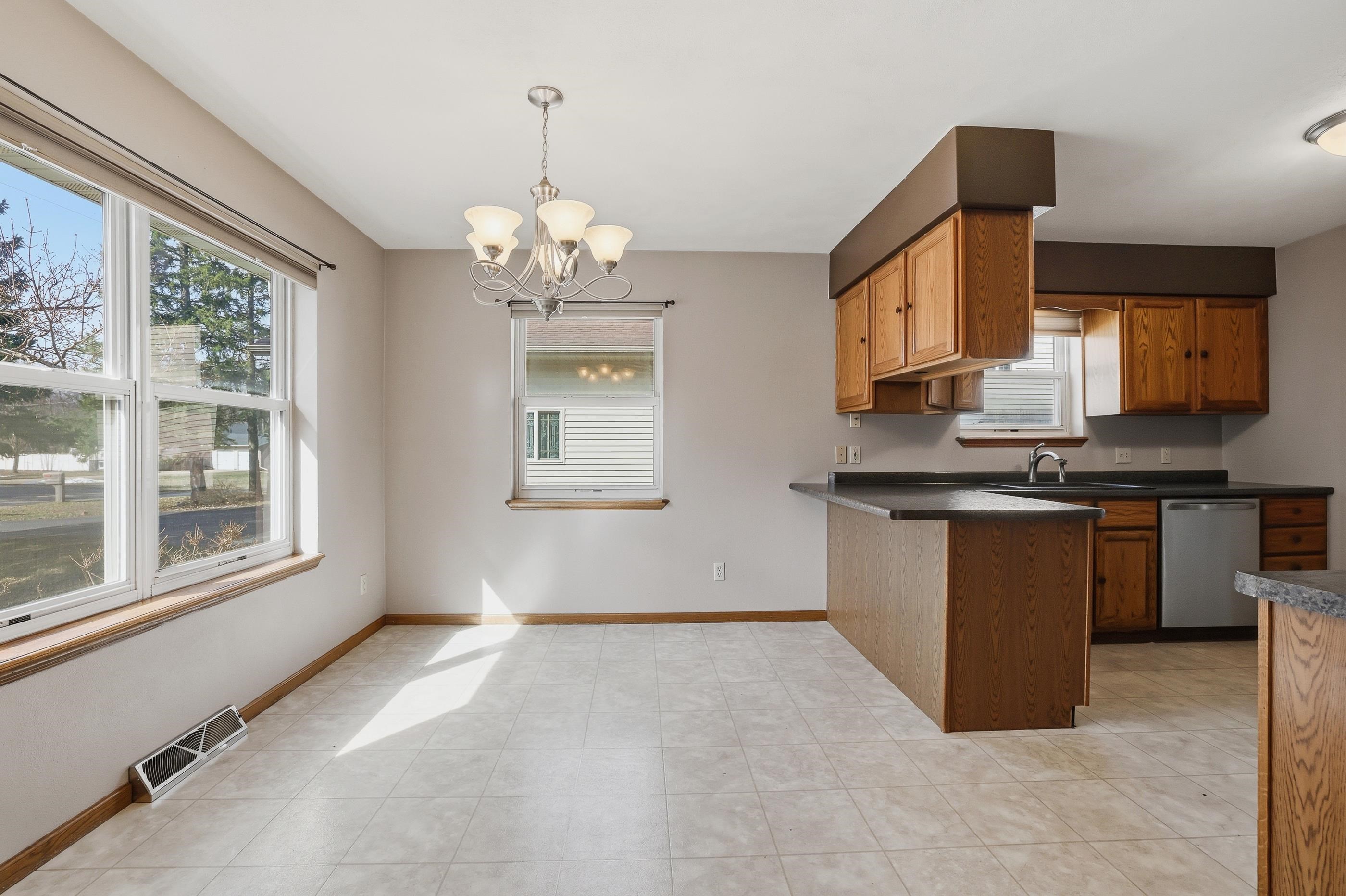 3600-3602 YVONNE DRIVE, Stevens Point, Wisconsin 54481, 3 Bedrooms Bedrooms, ,2 BathroomsBathrooms,Multi-family,For Sale,3600-3602 YVONNE DRIVE,22601378