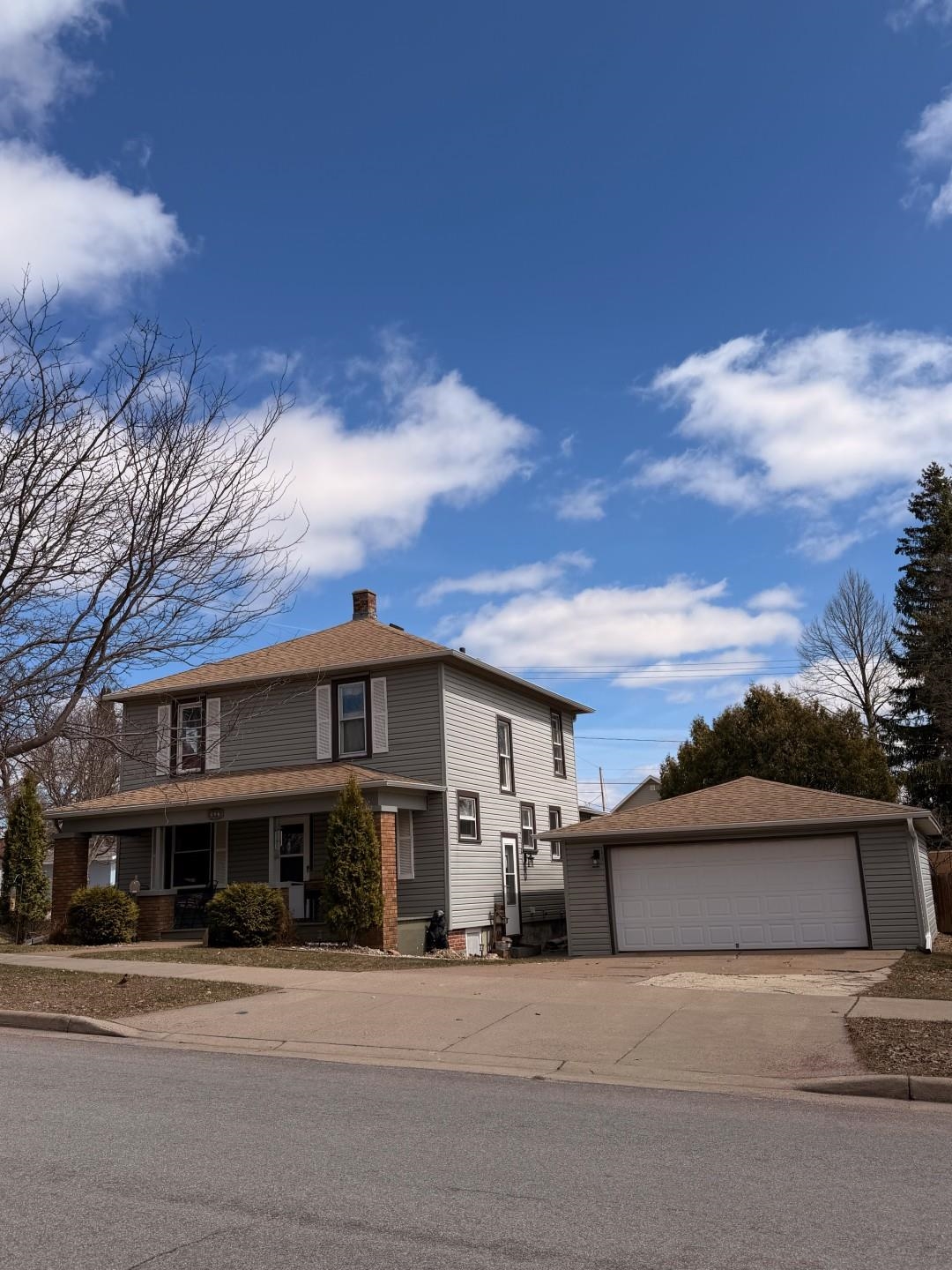 827 N 2ND AVENUE, Wausau, Wisconsin 54401, 4 Bedrooms Bedrooms, ,1 BathroomBathrooms,Residential,For Sale,827 N 2ND AVENUE,22601379