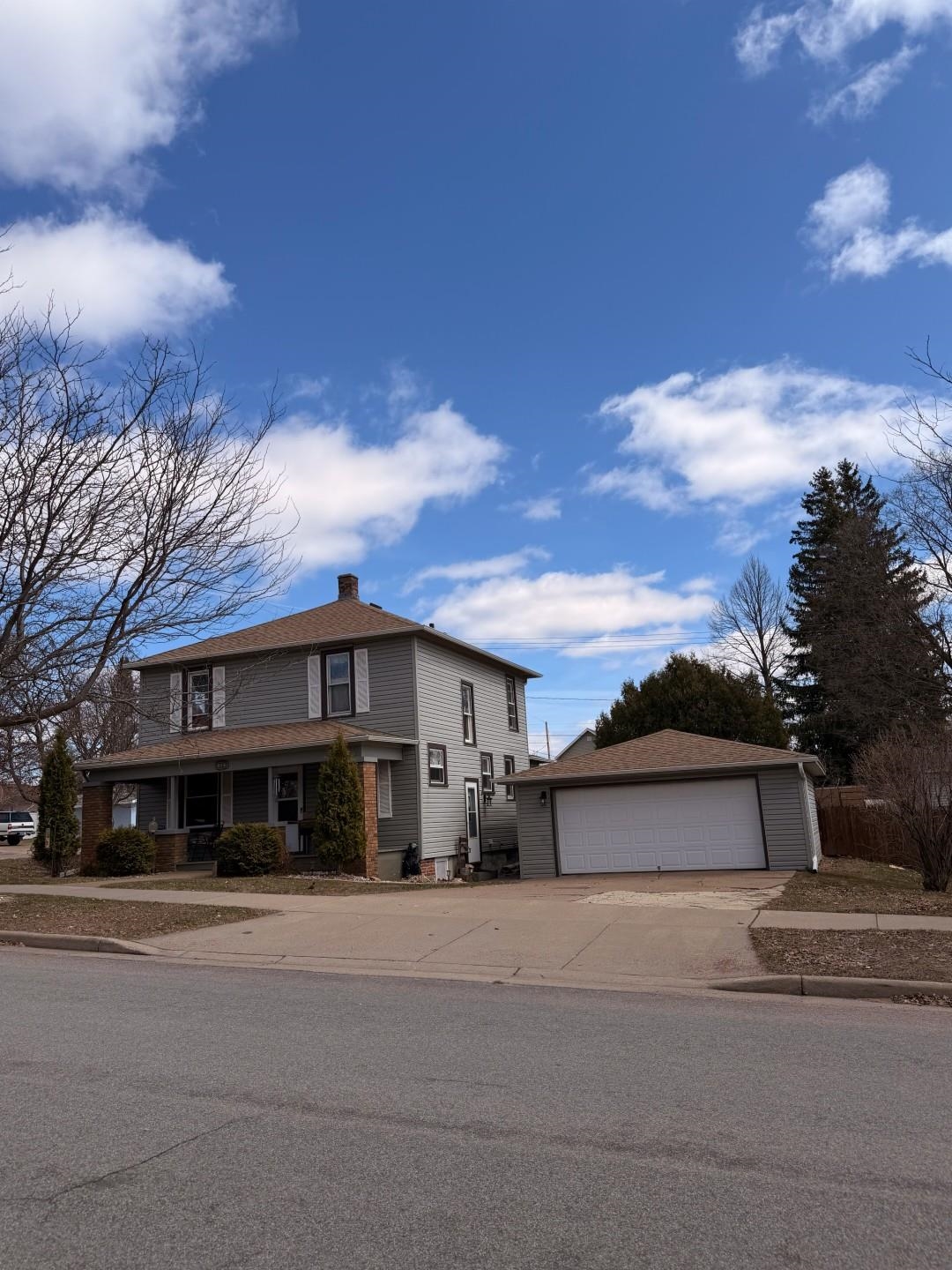 827 N 2ND AVENUE, Wausau, Wisconsin 54401, 4 Bedrooms Bedrooms, ,1 BathroomBathrooms,Residential,For Sale,827 N 2ND AVENUE,22601379