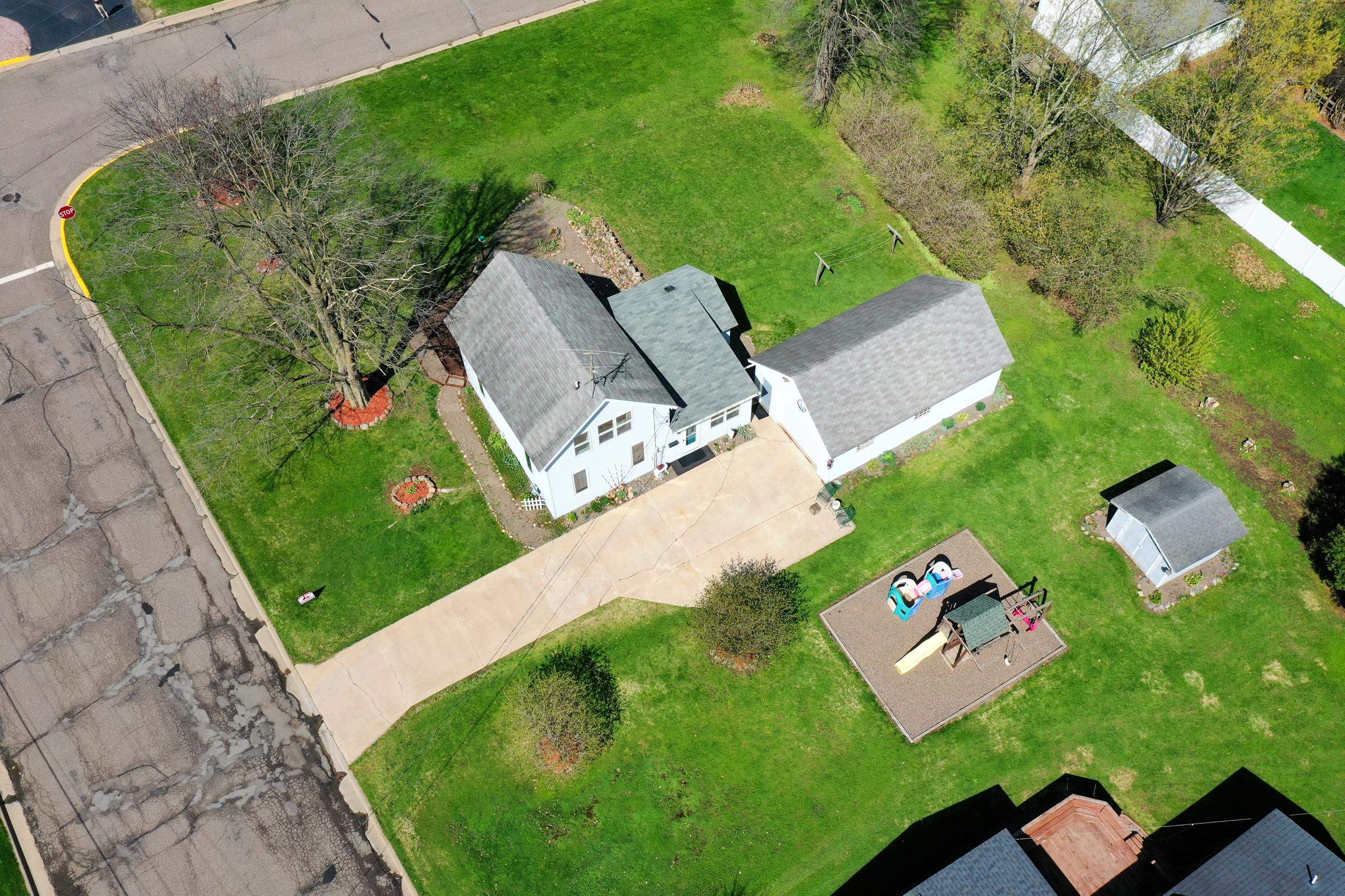 406 E SOUTH STREET, Medford, Wisconsin 54451, 3 Bedrooms Bedrooms, ,1 BathroomBathrooms,Residential,For Sale,406 E SOUTH STREET,22601380