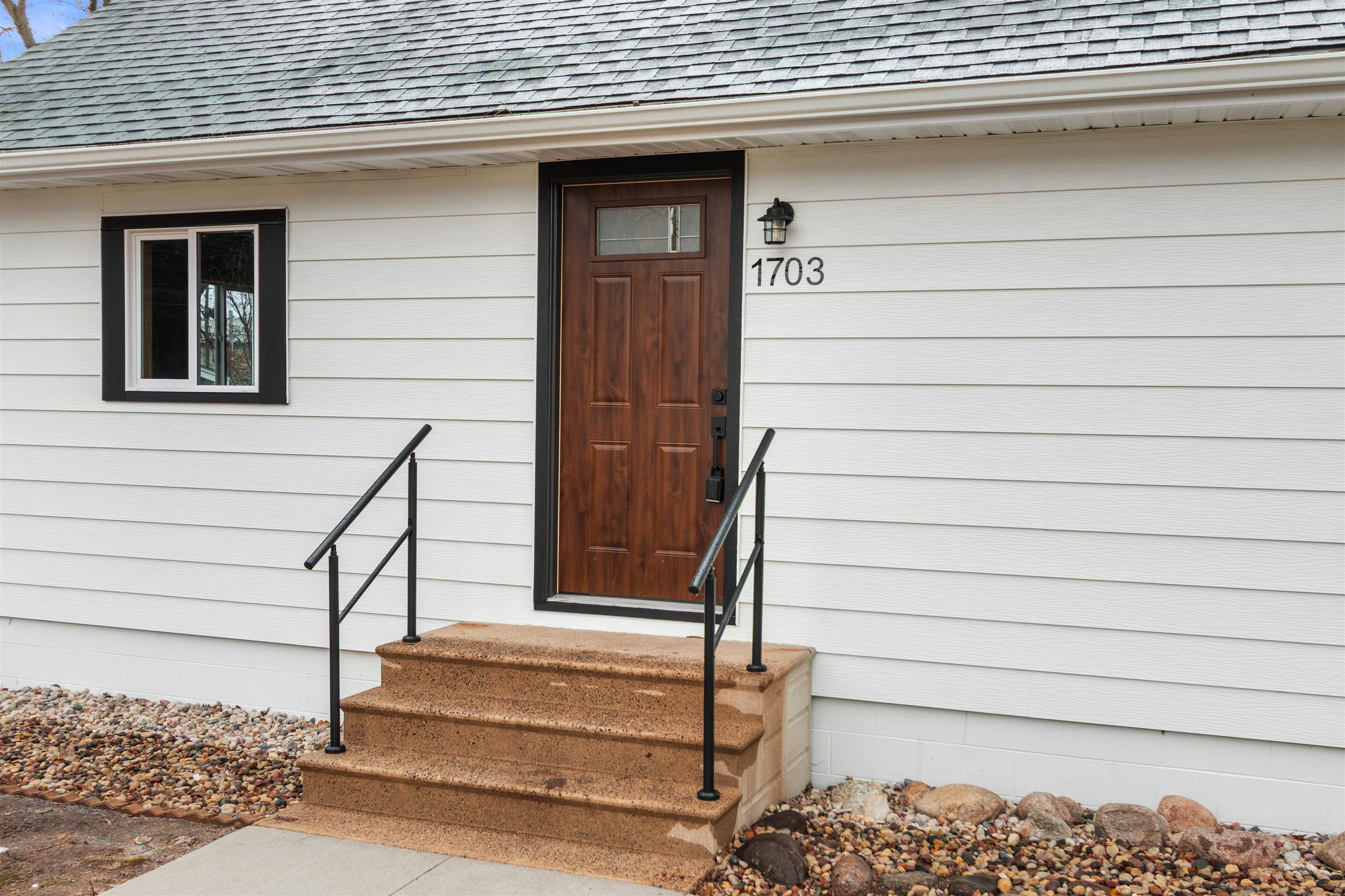 1703 W PORTER STREET, Wausau, Wisconsin 54401, 4 Bedrooms Bedrooms, ,2 BathroomsBathrooms,Residential,For Sale,1703 W PORTER STREET,22601381