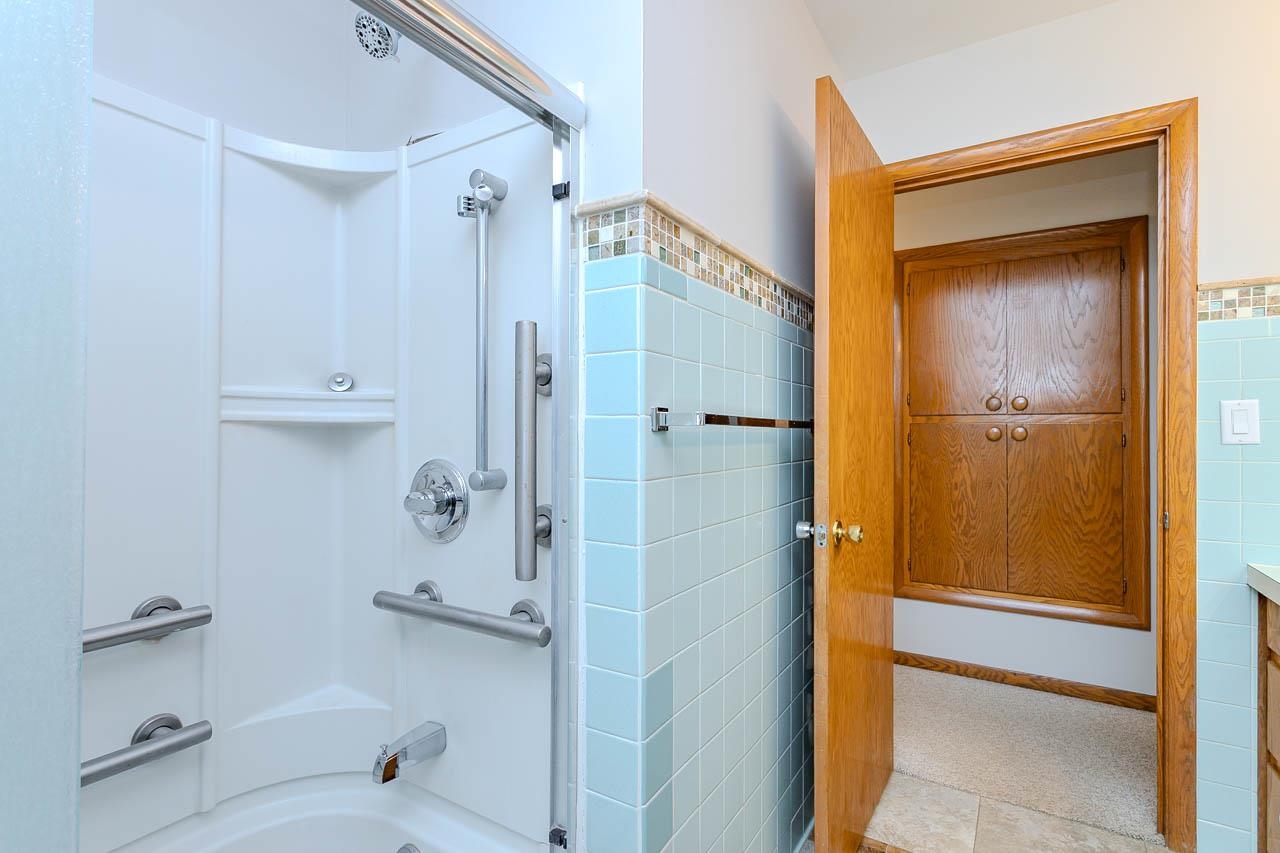 2268 CIRCLE DRIVE, Wausau, Wisconsin 54401, 3 Bedrooms Bedrooms, ,1 BathroomBathrooms,Residential,For Sale,2268 CIRCLE DRIVE,22601387