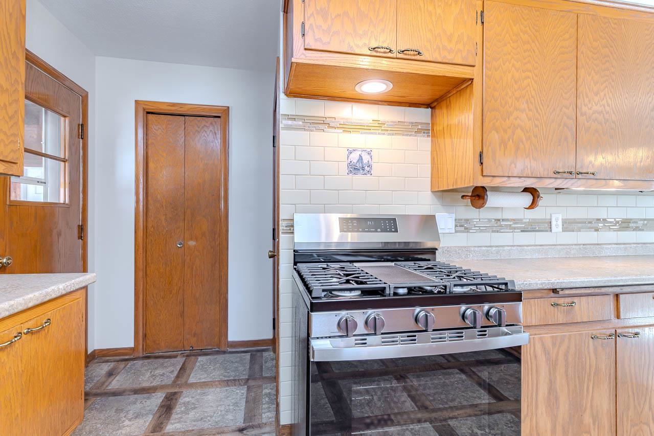 2268 CIRCLE DRIVE, Wausau, Wisconsin 54401, 3 Bedrooms Bedrooms, ,1 BathroomBathrooms,Residential,For Sale,2268 CIRCLE DRIVE,22601387