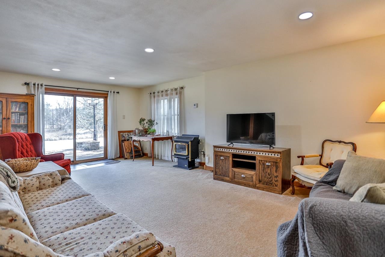 W4014 ALPINE AVENUE, Merrill, Wisconsin 54452, 3 Bedrooms Bedrooms, ,3 BathroomsBathrooms,Residential,For Sale,W4014 ALPINE AVENUE,22601388