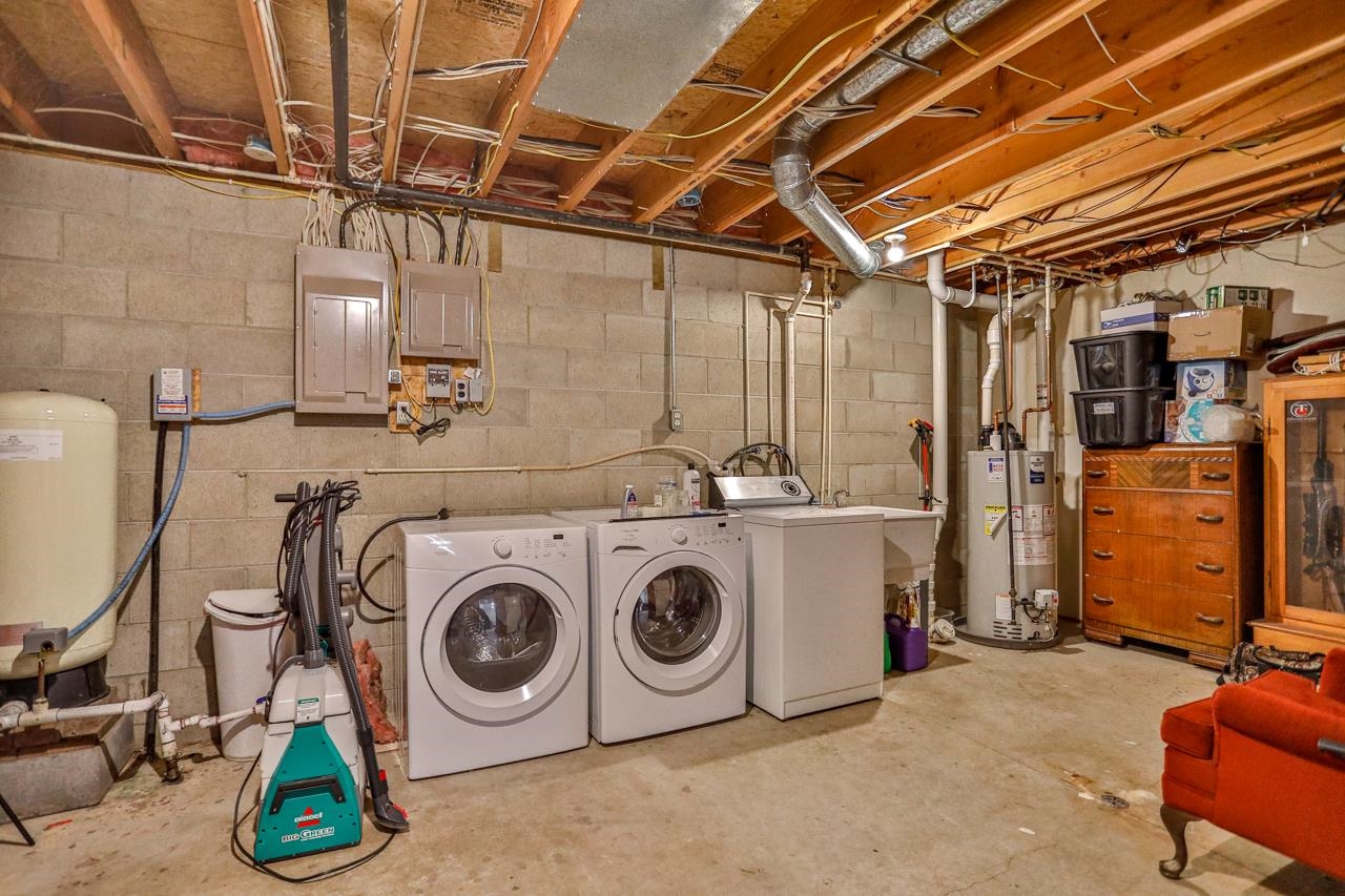 W4014 ALPINE AVENUE, Merrill, Wisconsin 54452, 3 Bedrooms Bedrooms, ,3 BathroomsBathrooms,Residential,For Sale,W4014 ALPINE AVENUE,22601388