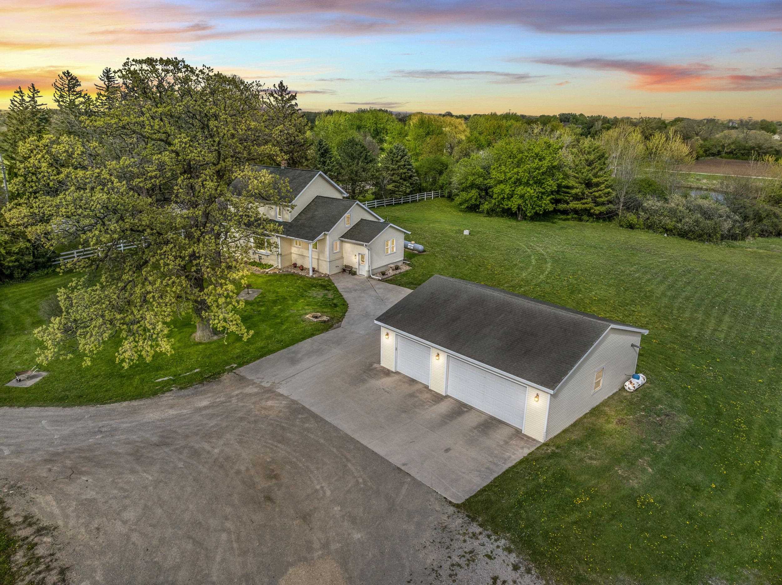 4909 COUNTY ROAD K, Oshkosh, Wisconsin 54904, 3 Bedrooms Bedrooms, ,2 BathroomsBathrooms,Residential,For Sale,4909 COUNTY ROAD K,22601391
