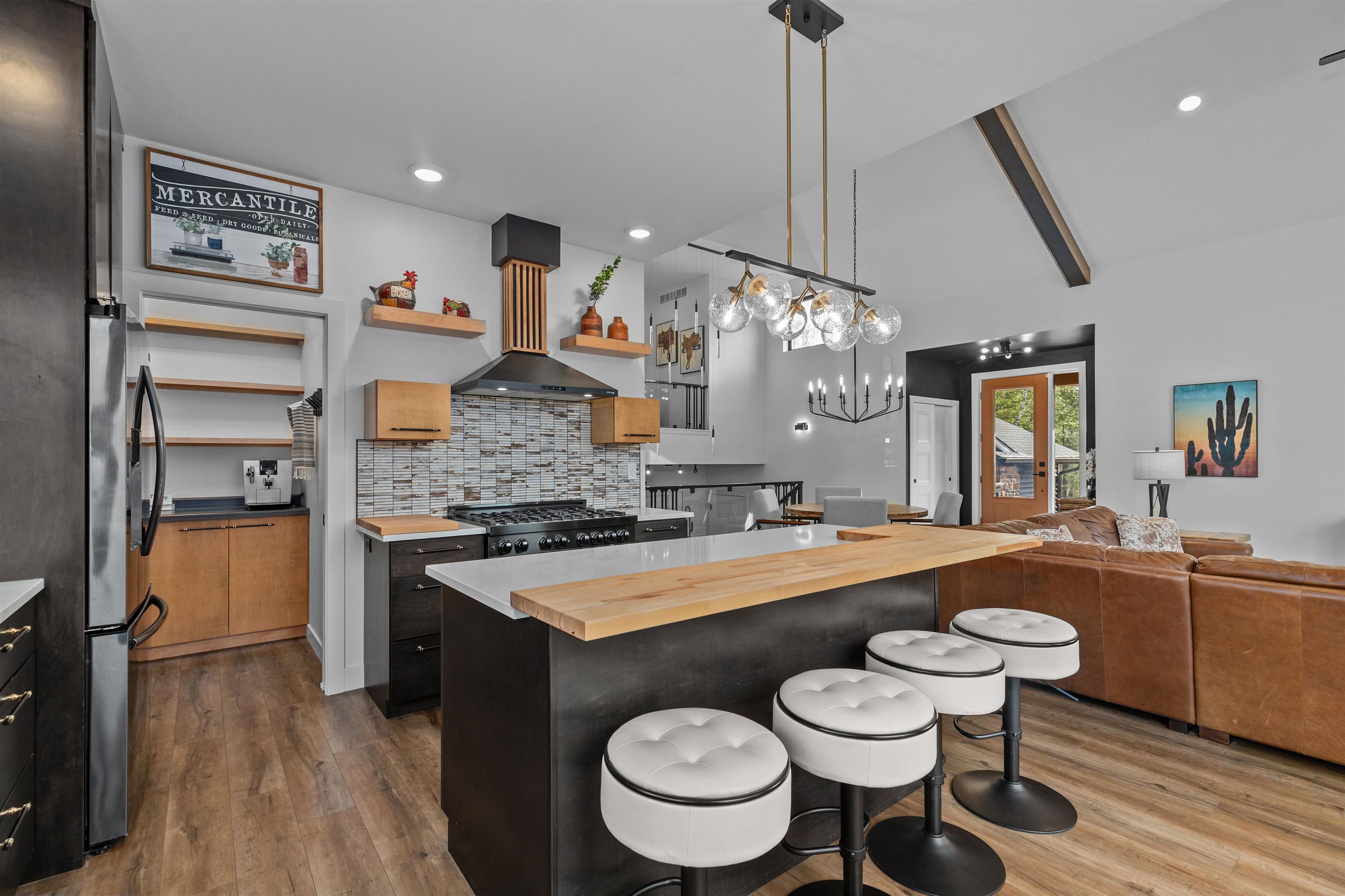 10143 YELLOW BRICK ROAD, Amherst, Wisconsin 54406, 3 Bedrooms Bedrooms, ,2 BathroomsBathrooms,Residential,For Sale,10143 YELLOW BRICK ROAD,22601402