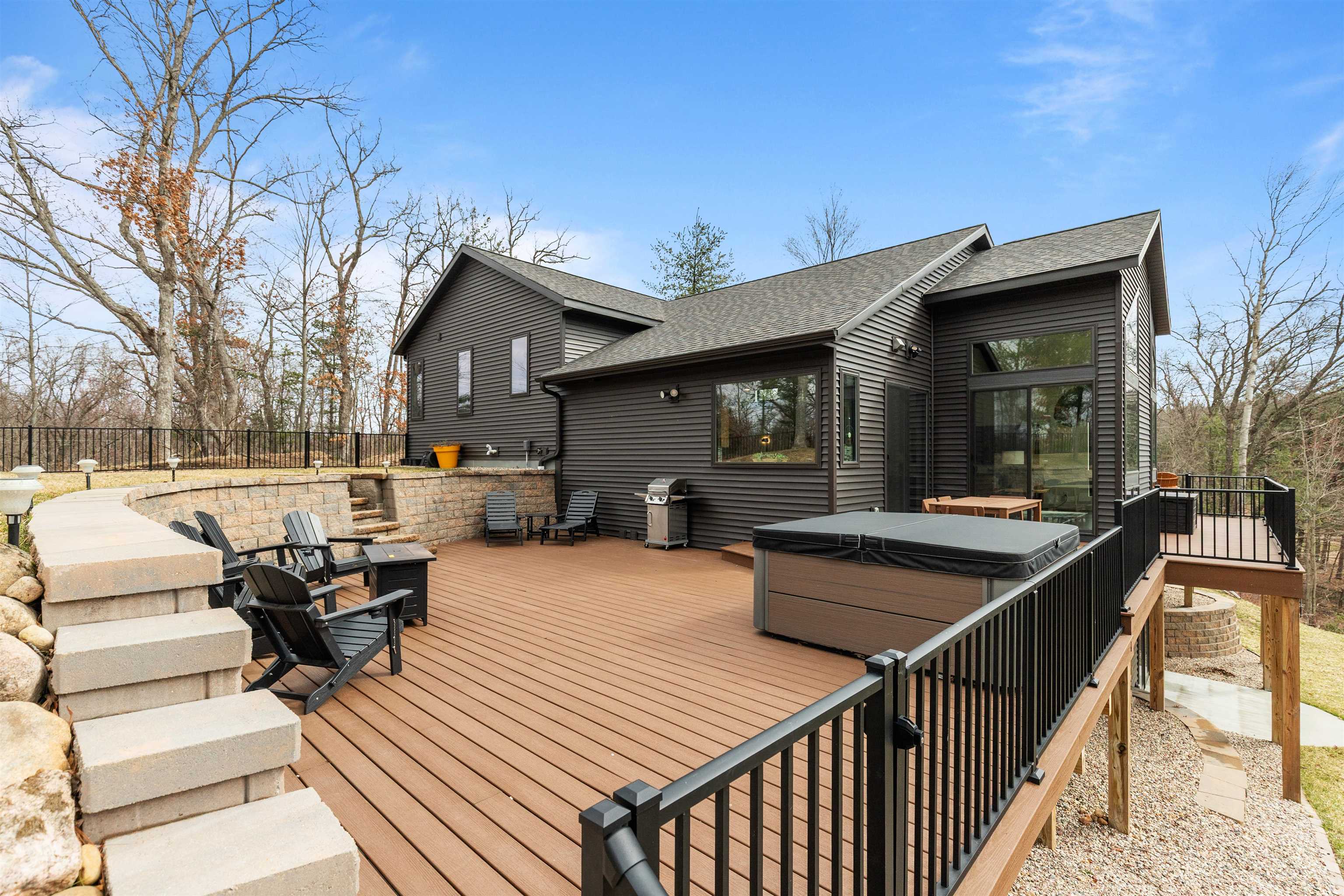 10143 YELLOW BRICK ROAD, Amherst, Wisconsin 54406, 3 Bedrooms Bedrooms, ,2 BathroomsBathrooms,Residential,For Sale,10143 YELLOW BRICK ROAD,22601402