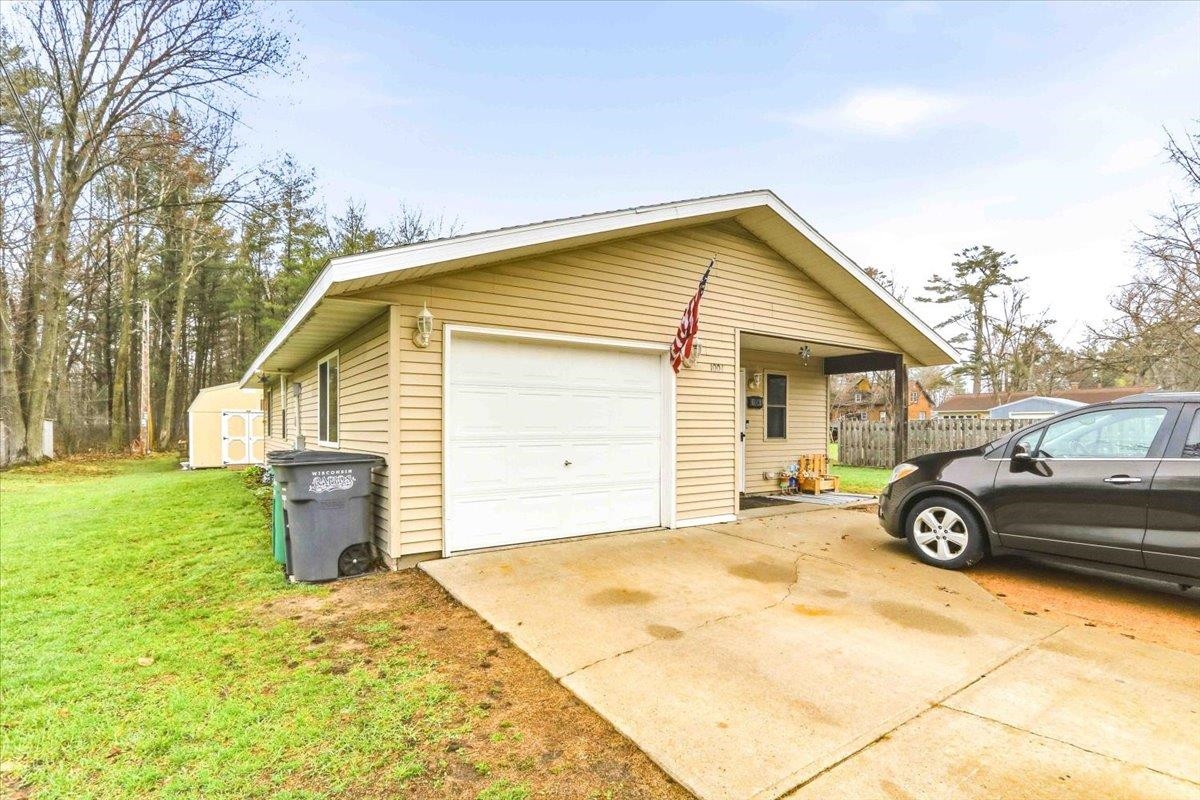 1004 S 19TH AVENUE, Wisconsin Rapids, Wisconsin 54495, 3 Bedrooms Bedrooms, ,1 BathroomBathrooms,Residential,For Sale,1004 S 19TH AVENUE,22601407