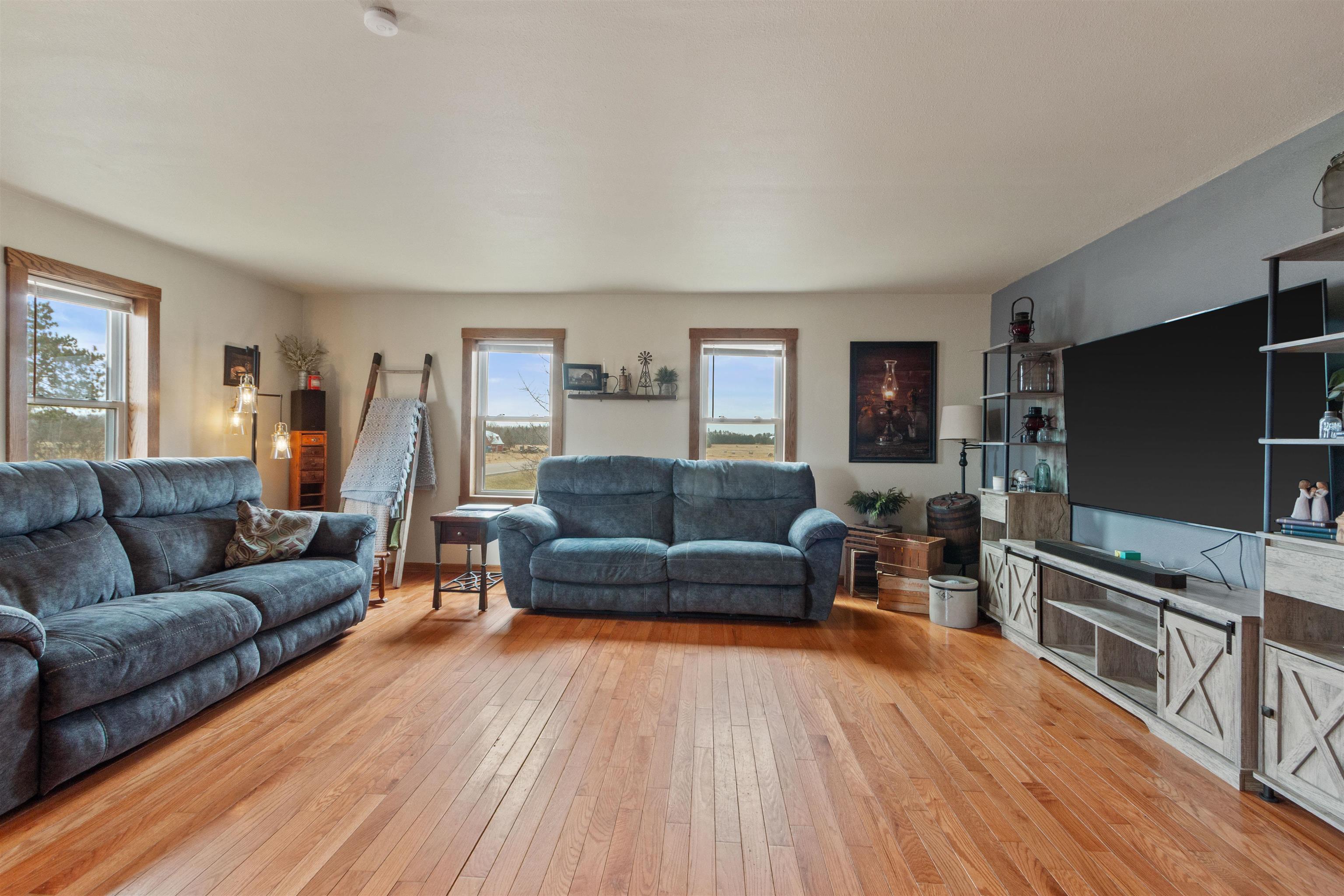 6447 COUNTY ROAD F, Wisconsin Rapids, Wisconsin 54495, 6 Bedrooms Bedrooms, ,3 BathroomsBathrooms,Residential,For Sale,6447 COUNTY ROAD F,22601410