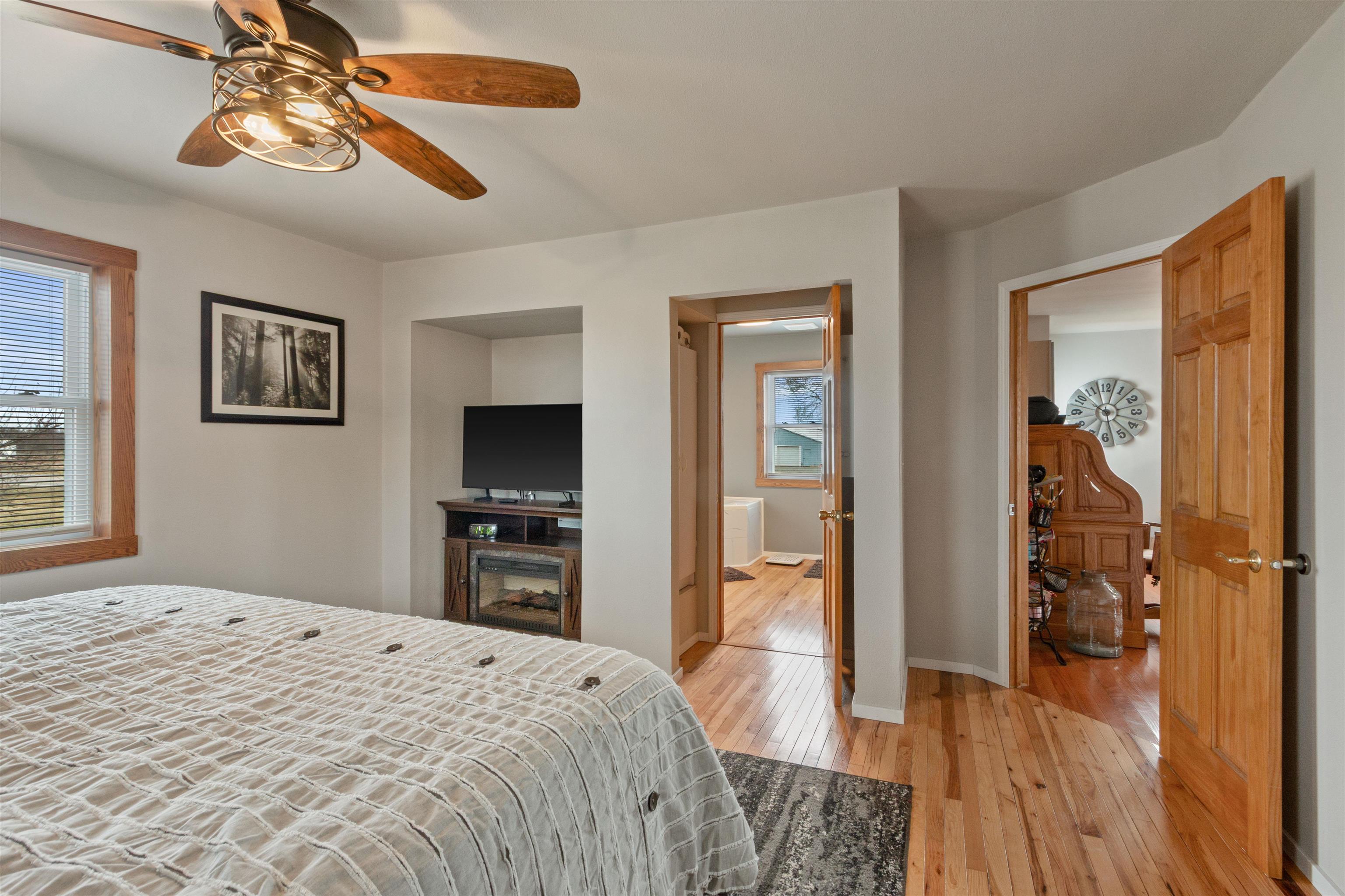 6447 COUNTY ROAD F, Wisconsin Rapids, Wisconsin 54495, 6 Bedrooms Bedrooms, ,3 BathroomsBathrooms,Residential,For Sale,6447 COUNTY ROAD F,22601410