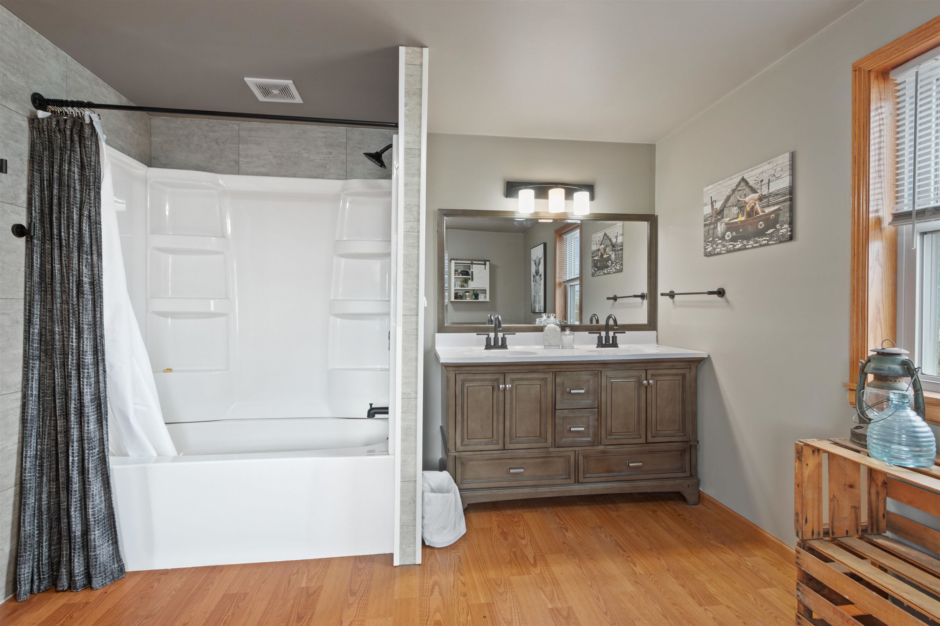 6447 COUNTY ROAD F, Wisconsin Rapids, Wisconsin 54495, 6 Bedrooms Bedrooms, ,3 BathroomsBathrooms,Residential,For Sale,6447 COUNTY ROAD F,22601410