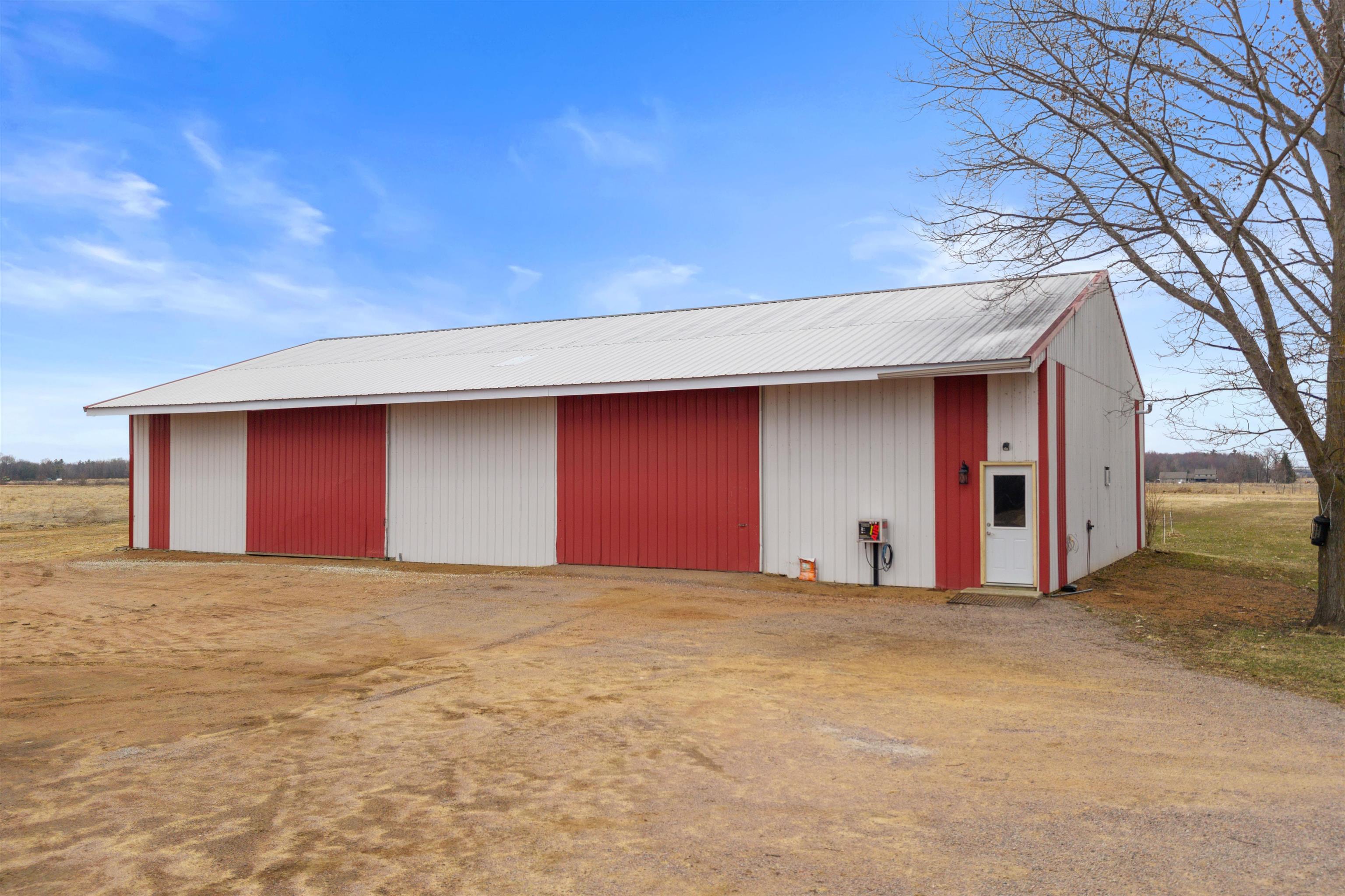 6447 COUNTY ROAD F, Wisconsin Rapids, Wisconsin 54495, 6 Bedrooms Bedrooms, ,3 BathroomsBathrooms,Residential,For Sale,6447 COUNTY ROAD F,22601410