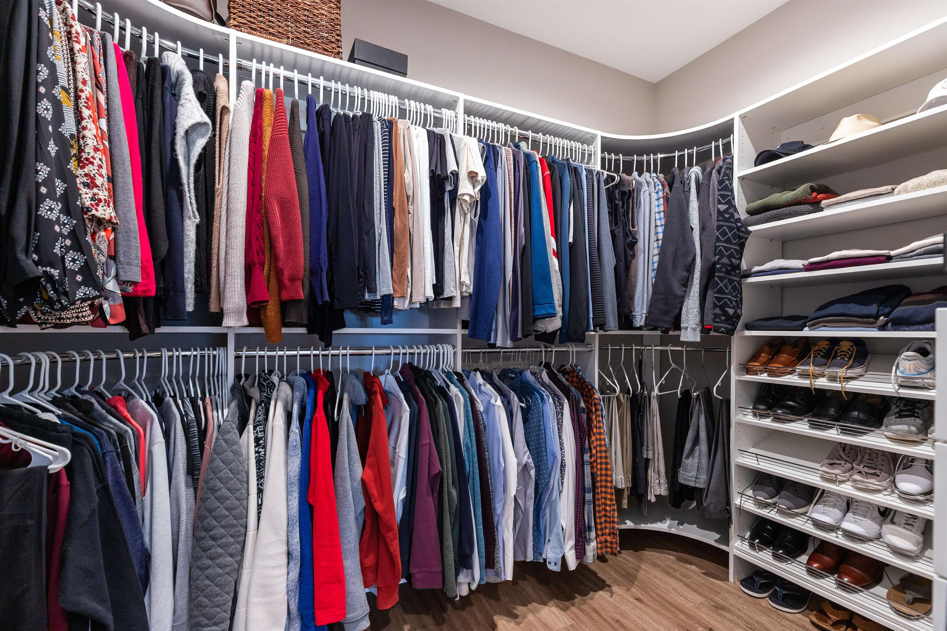 1243 BRIDGEVIEW DRIVE, Wisconsin Rapids, Wisconsin 54494, 4 Bedrooms Bedrooms, ,3 BathroomsBathrooms,Residential,For Sale,1243 BRIDGEVIEW DRIVE,22601412