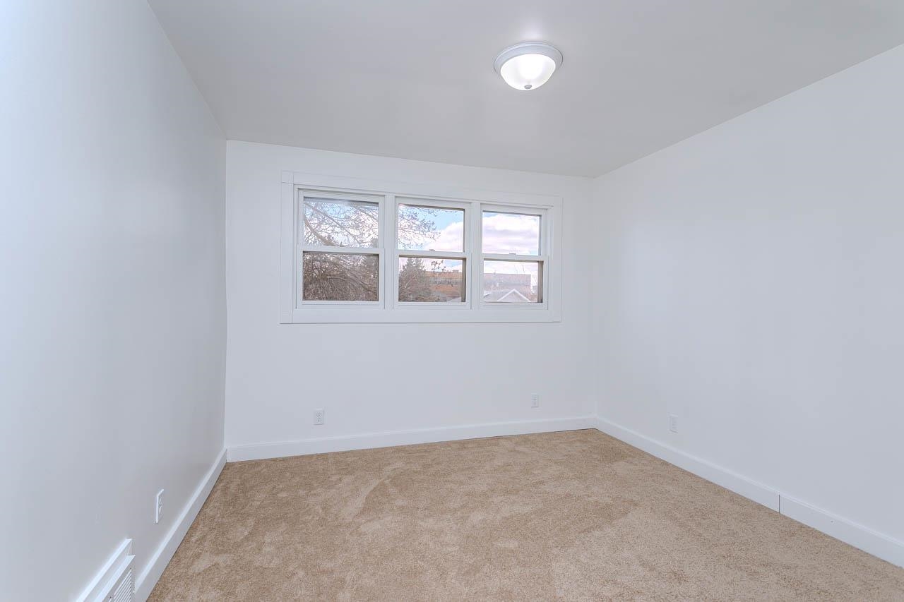 814 N 2ND AVENUE, Wausau, Wisconsin 54401, 4 Bedrooms Bedrooms, ,2 BathroomsBathrooms,Residential,For Sale,814 N 2ND AVENUE,22601414