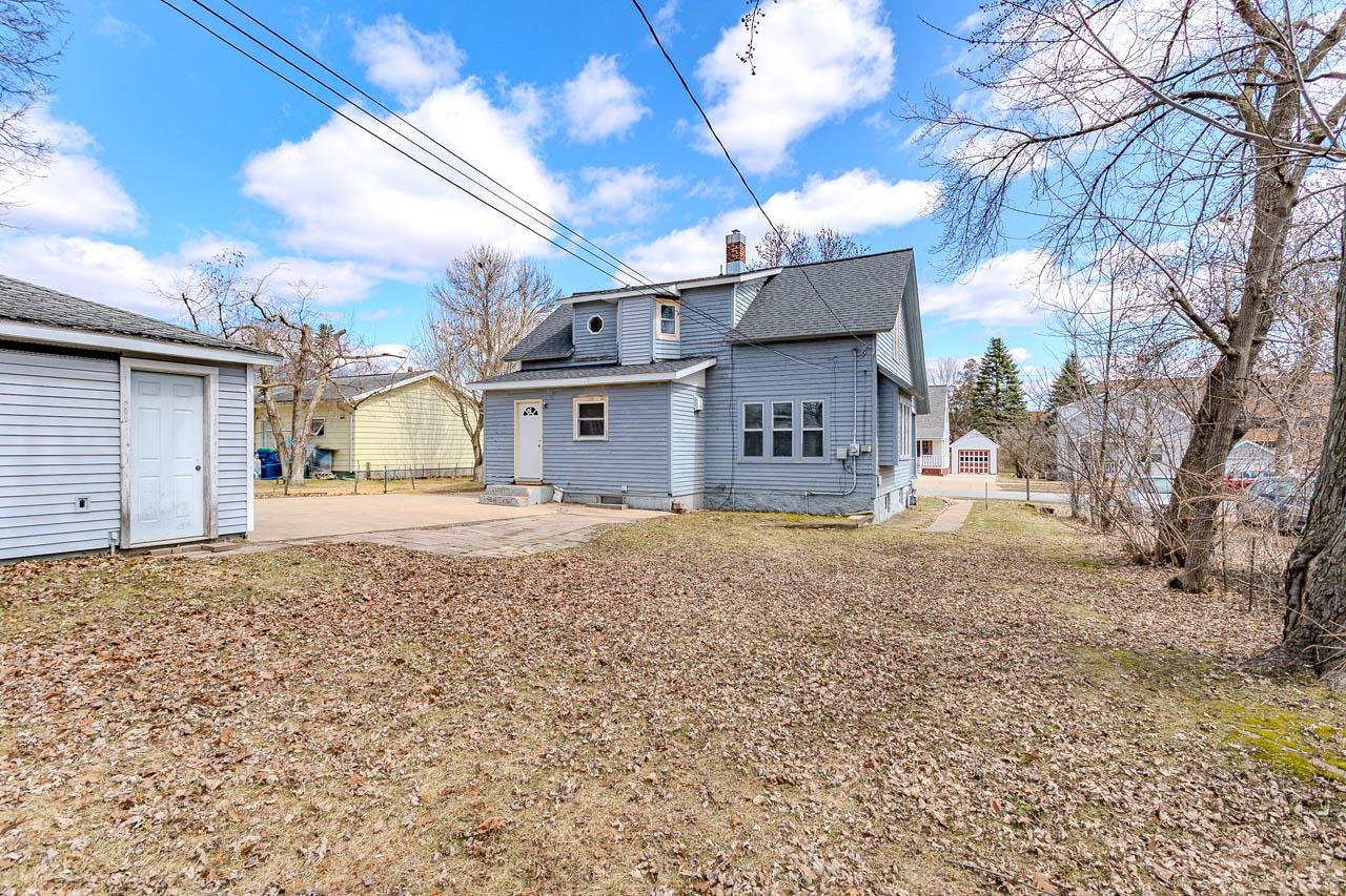 814 N 2ND AVENUE, Wausau, Wisconsin 54401, 4 Bedrooms Bedrooms, ,2 BathroomsBathrooms,Residential,For Sale,814 N 2ND AVENUE,22601414